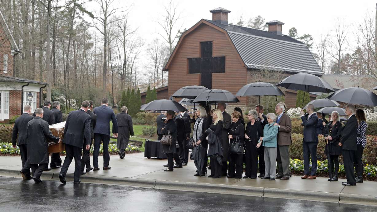 The Latest: Graham family holds graveside interment ceremony
