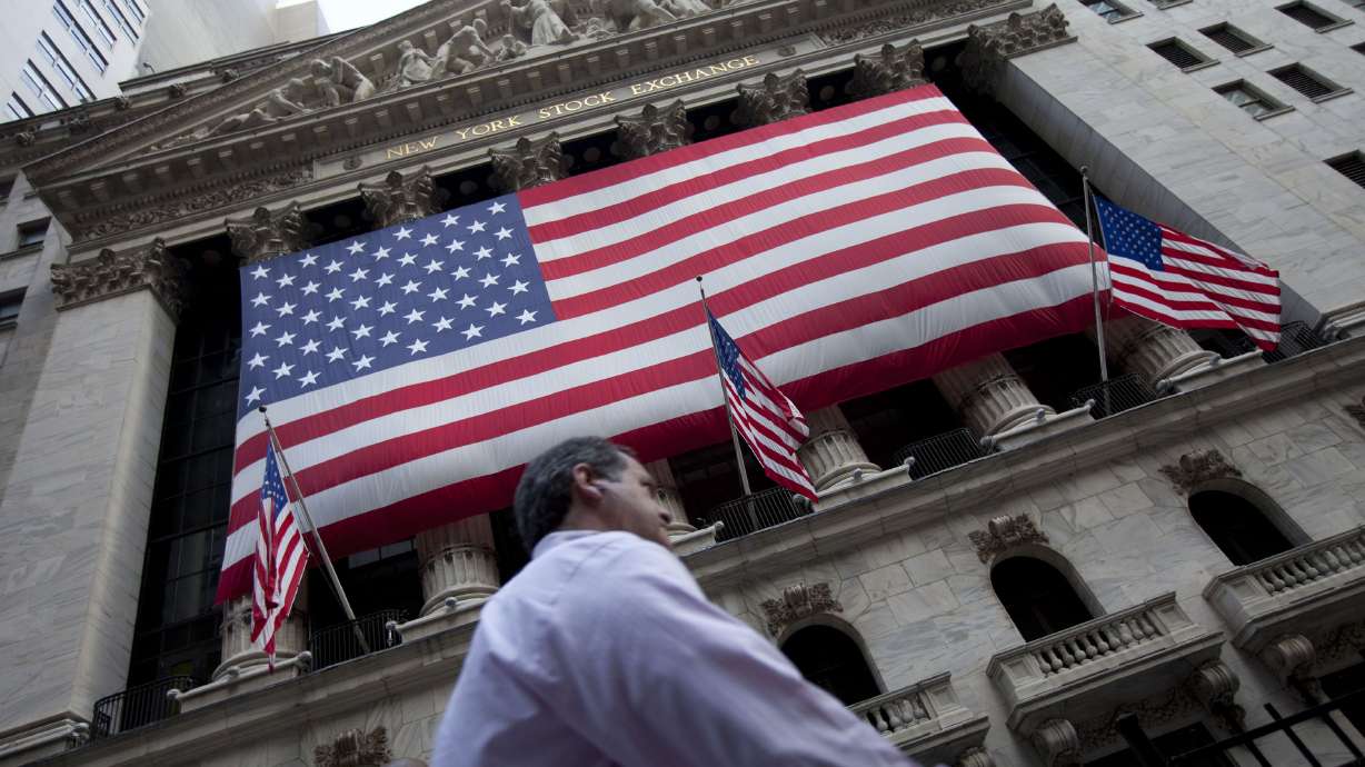 S&P 500 erases early plunge and rises to cap frenetic week