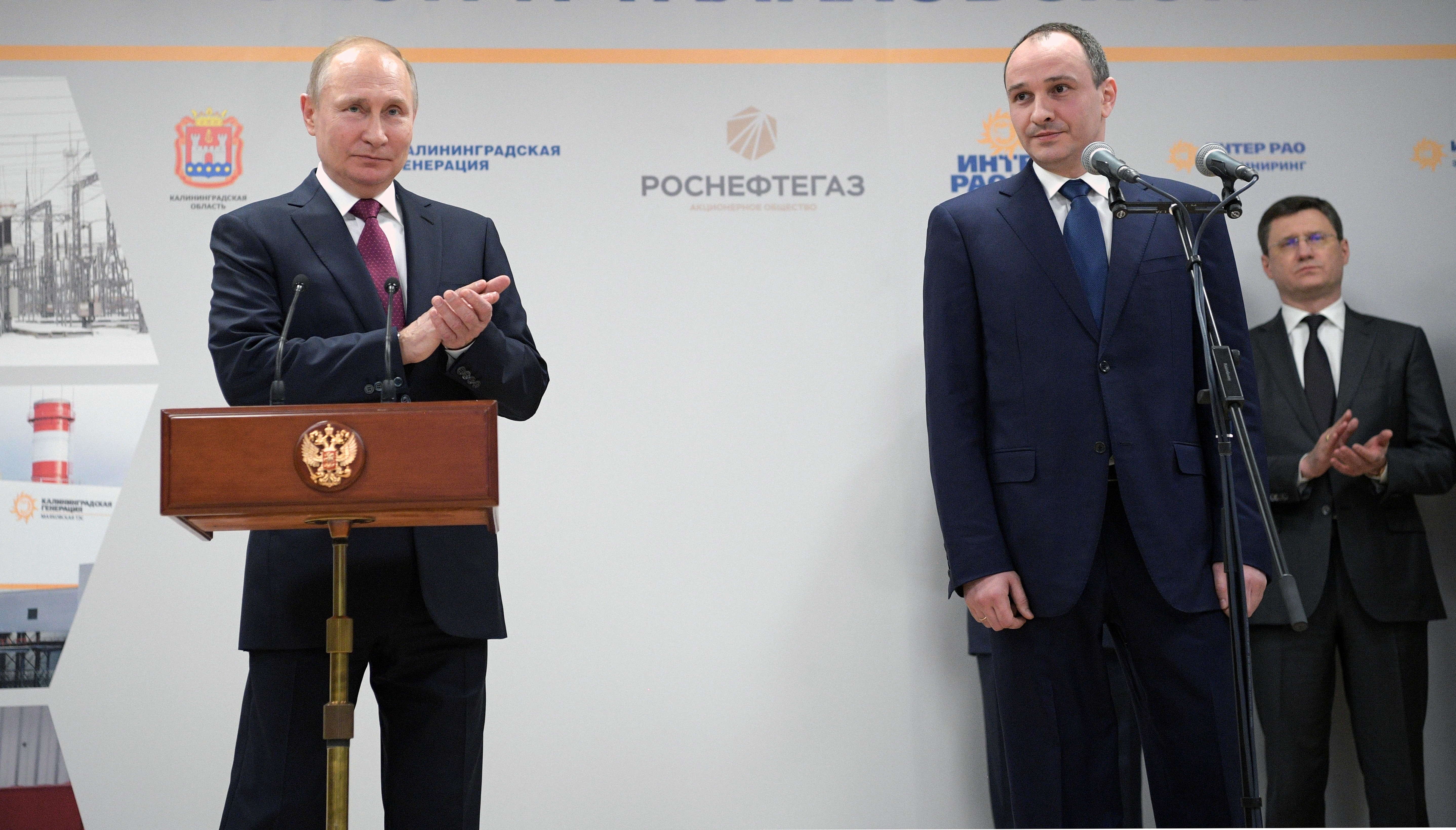 Putin: If he could, he'd try to prevent 1991 USSR collapse