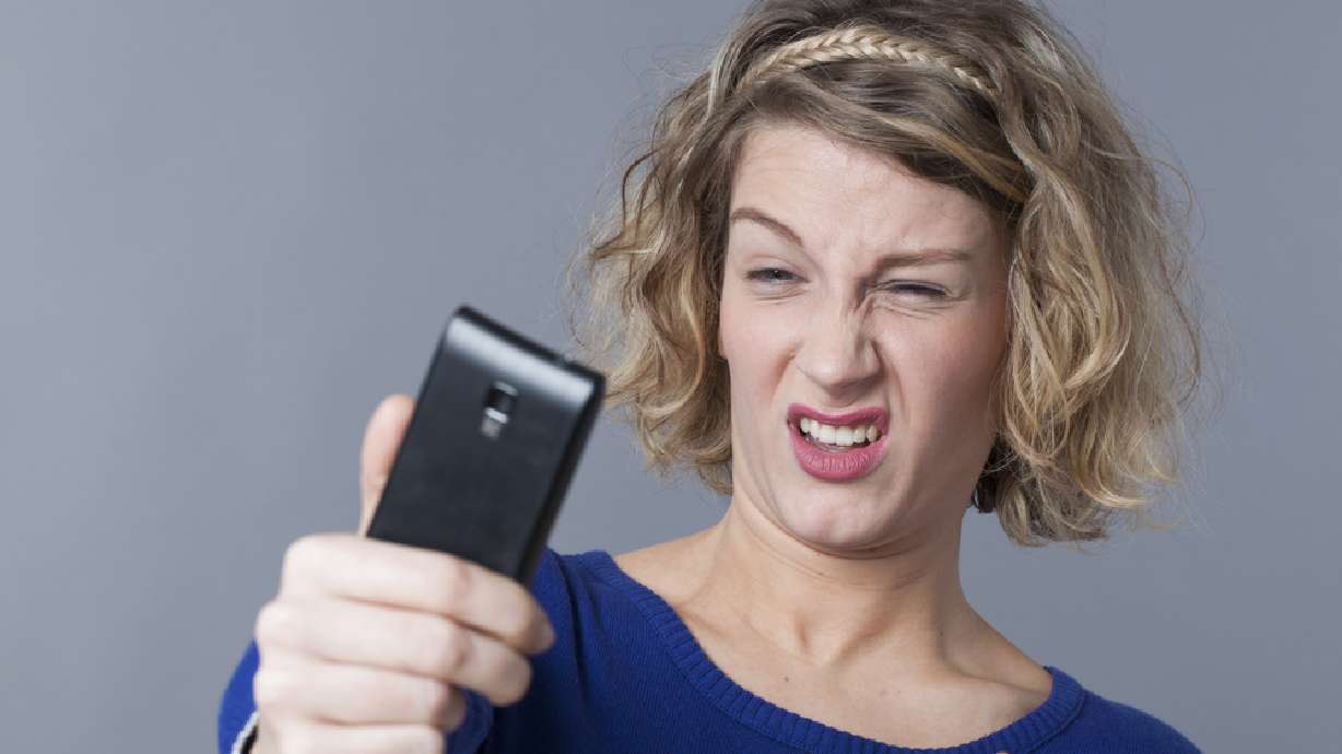 Selfies make your nose look 30% bigger, study says