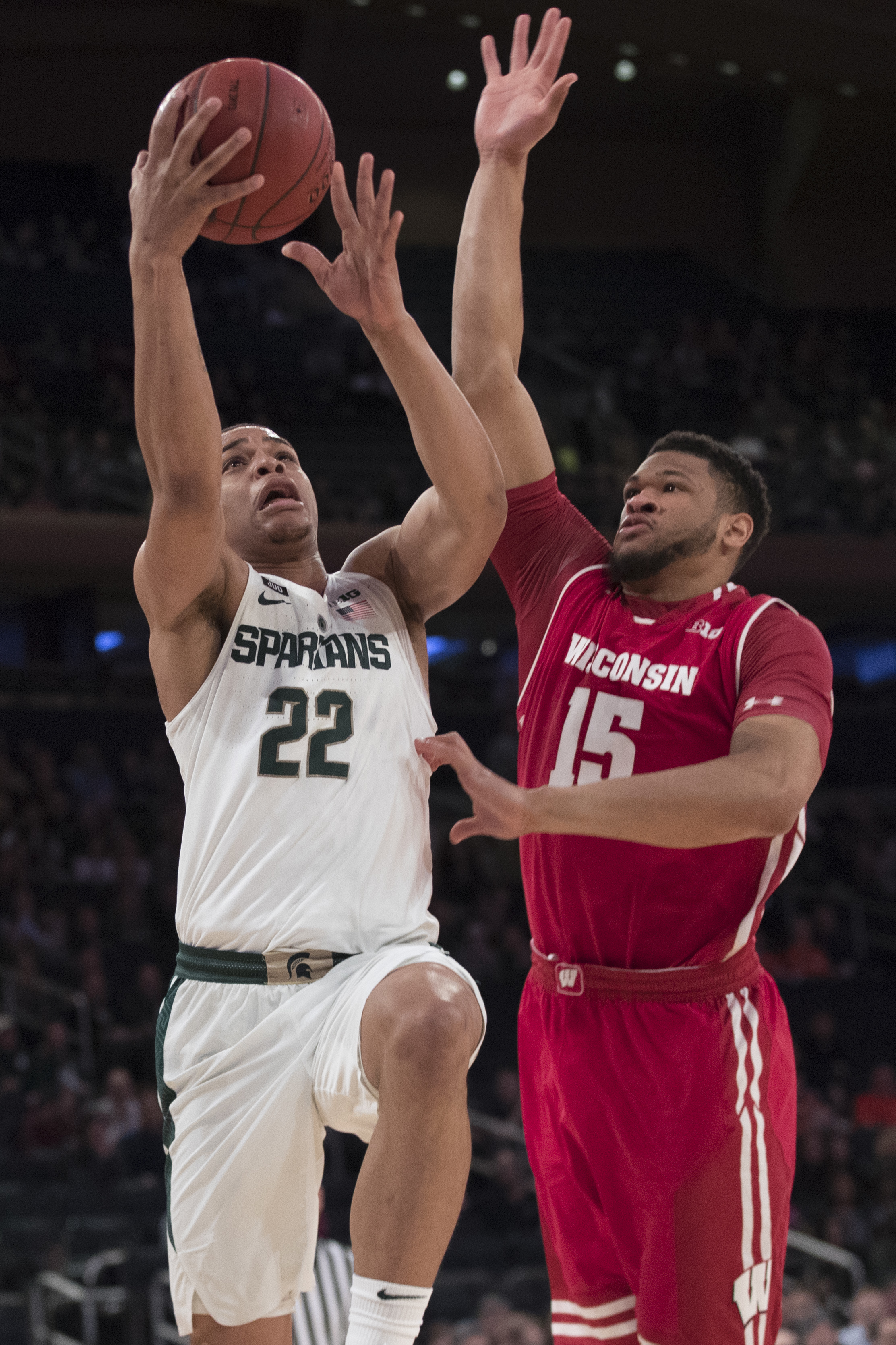 No. 2 Michigan State wins 13th in row, beats Wisconsin 63-60