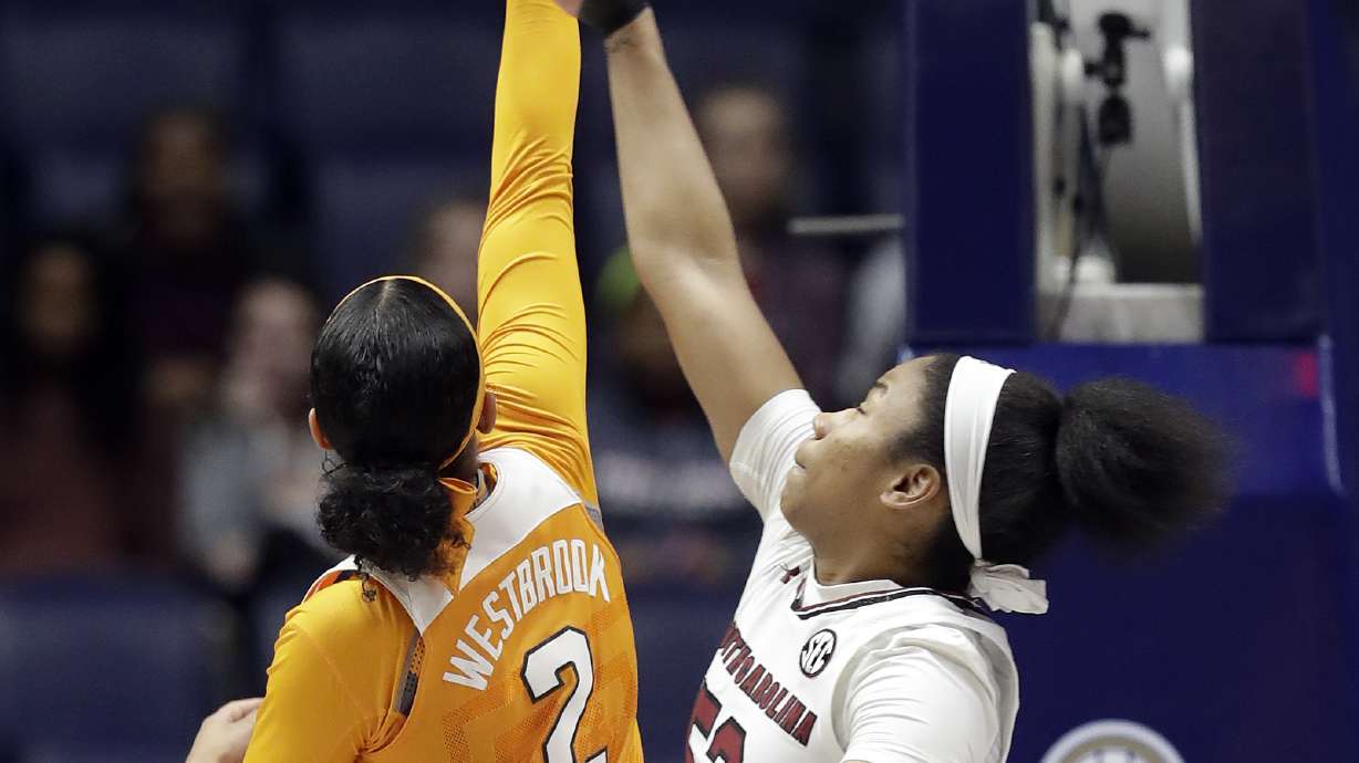 No. 8 South Carolina tops No. 12 Lady Vols in SEC tourney