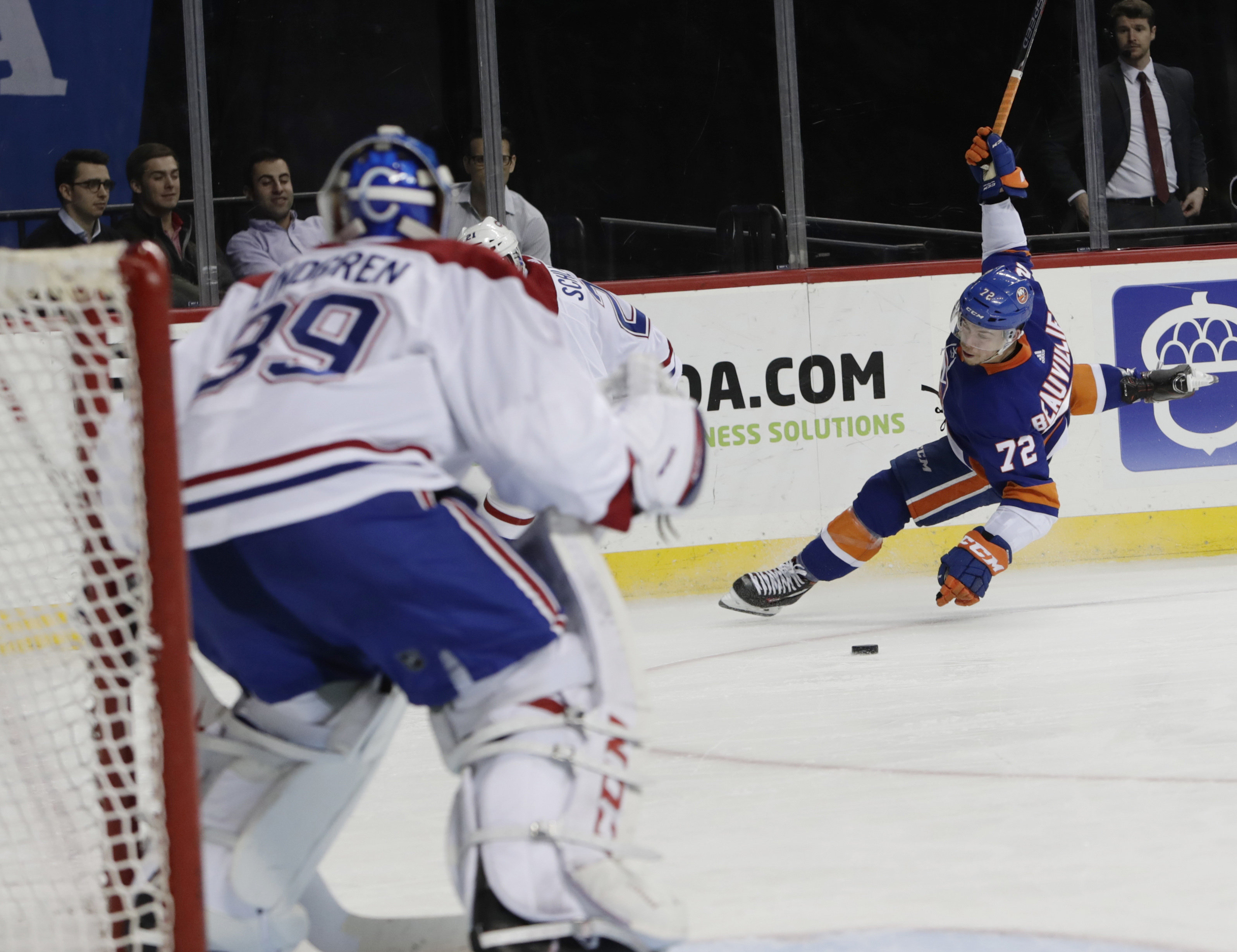 Galchenyuk, 3-goal third lift Canadiens over Islanders 6-3