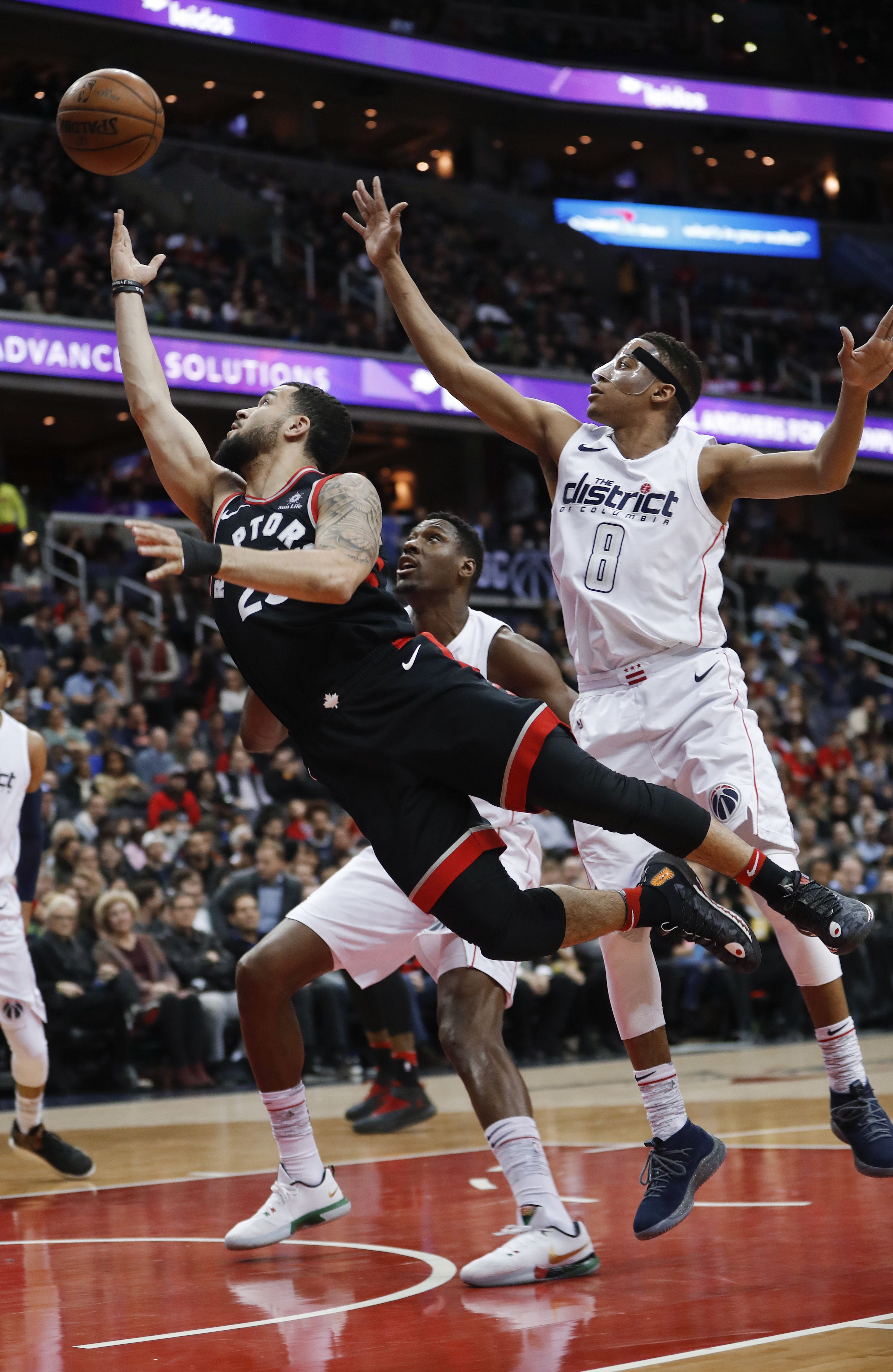 DeRozan, Miles lead surging Raptors past Wizards, 102-95