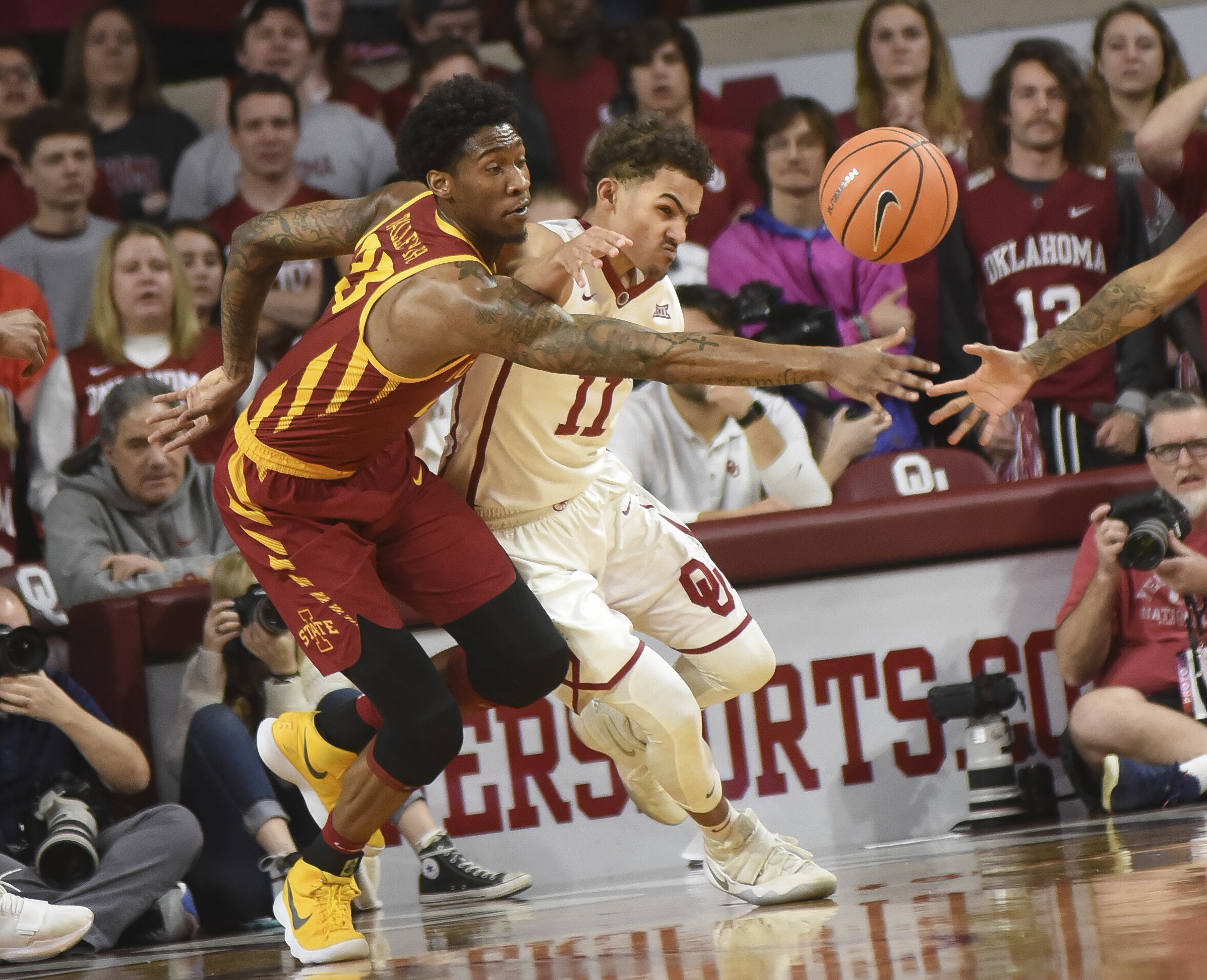 Young's 15 lead Oklahoma past Iowa State 81-60