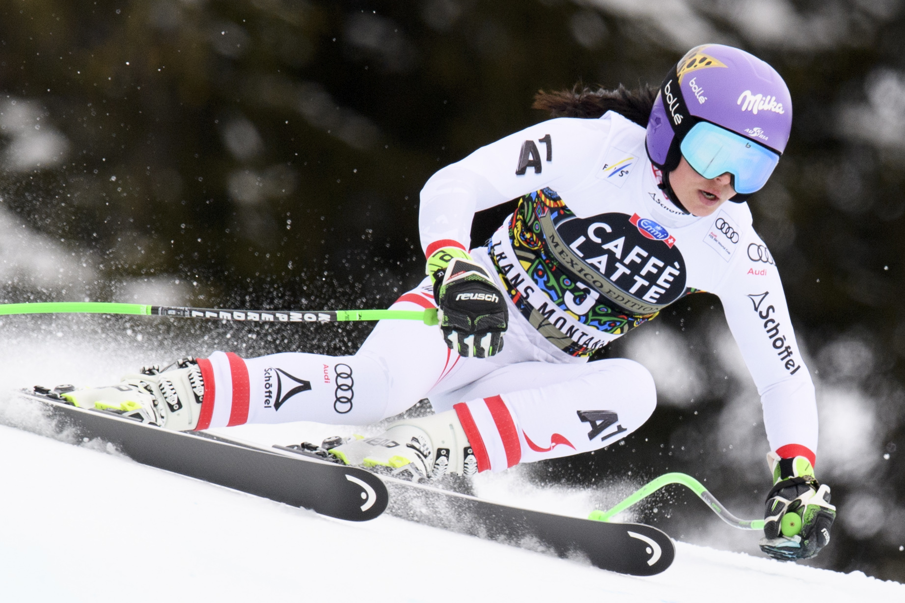 Weirather leads race to super-G title after beating Gut