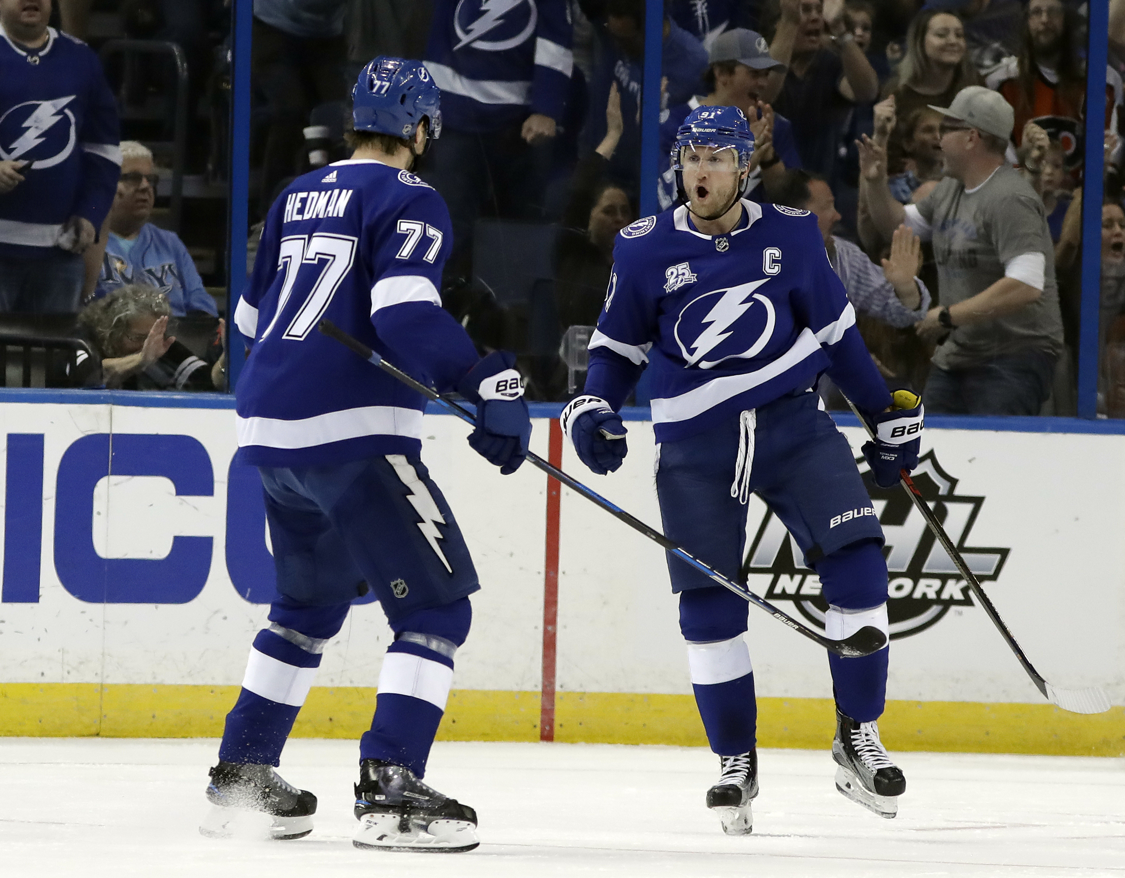 Stamkos has career-high 5 points as Lightning outlast Flyers