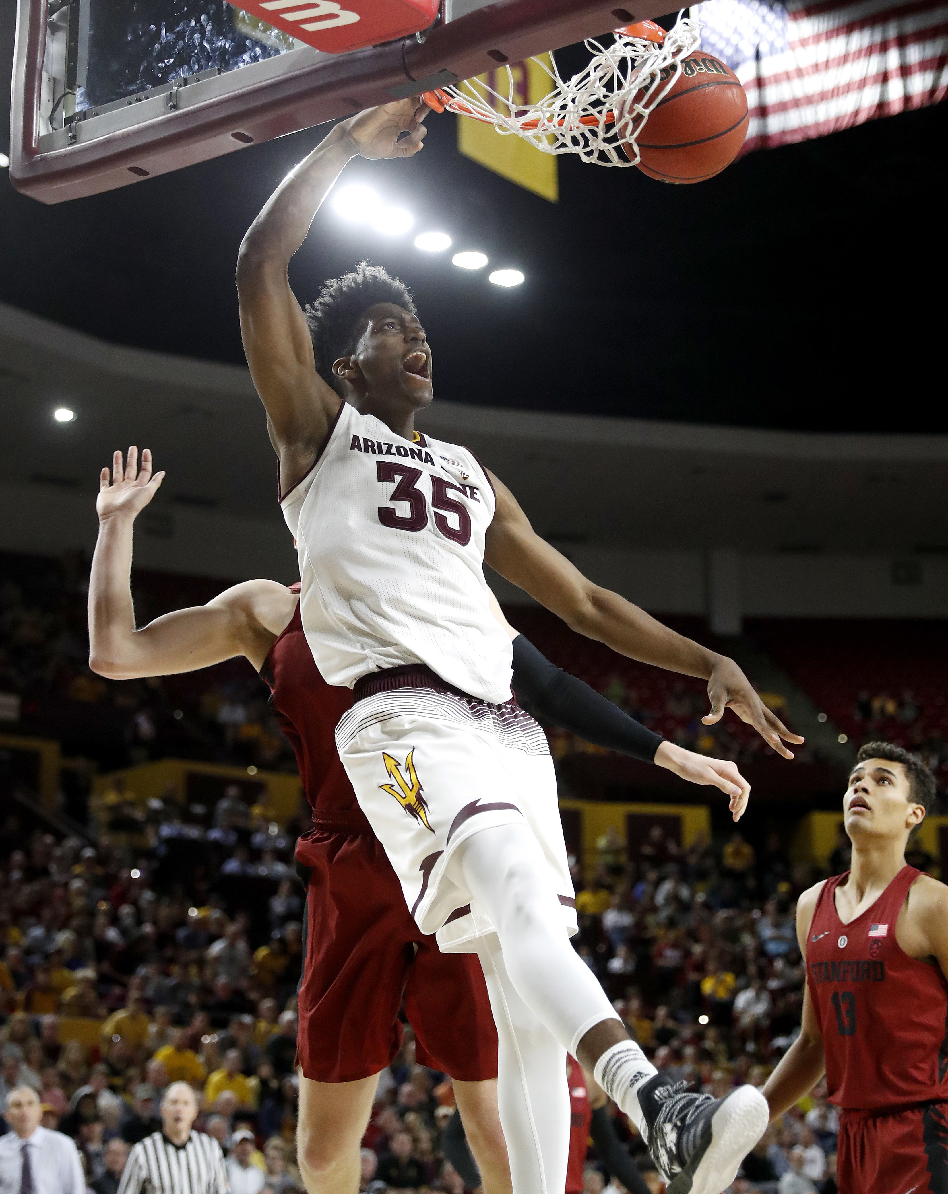 Stanford holds on in wild finish to beat Arizona State 84-83
