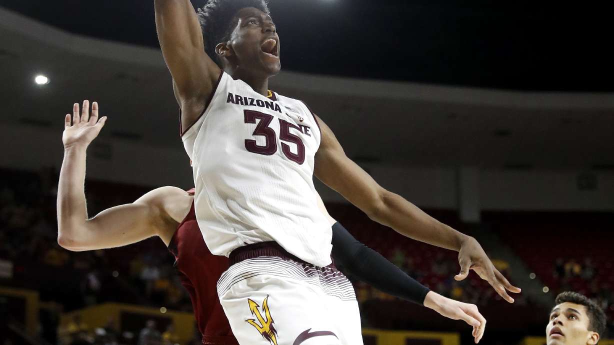 Stanford holds on in wild finish to beat Arizona State 84-83