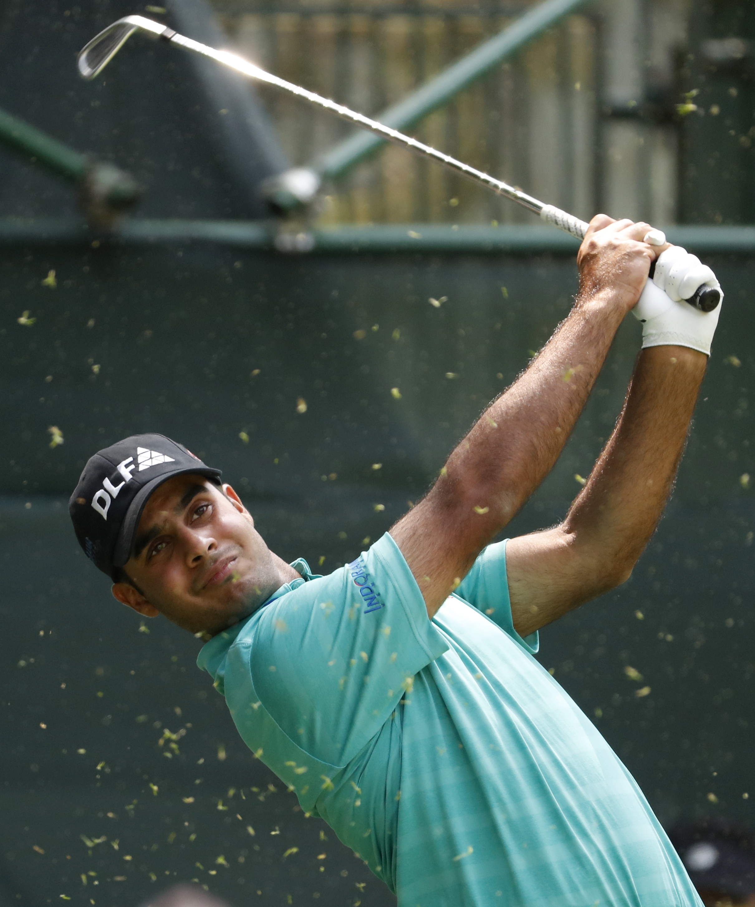 Sharma holds his nerve and the lead in Mexico
