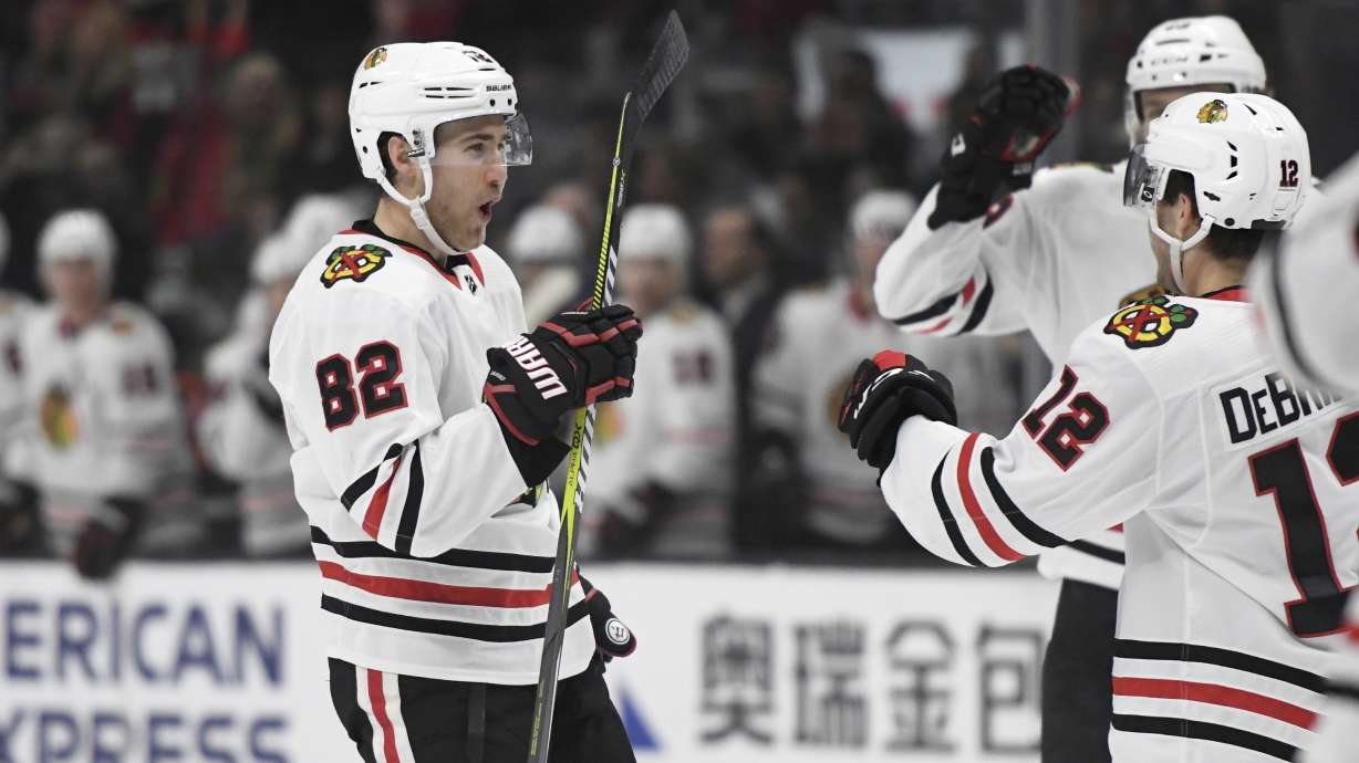Blackhawks rally to beat Kings 5-3, snap road losing streak