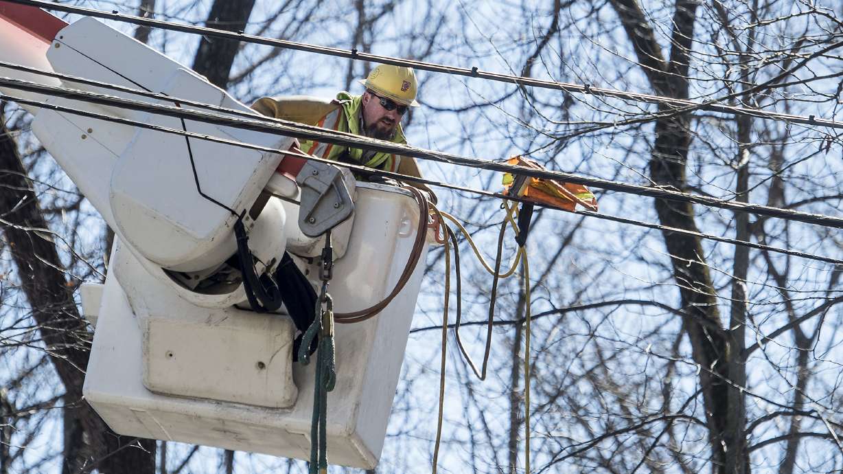 Power outages, flooding linger following powerful nor'easter