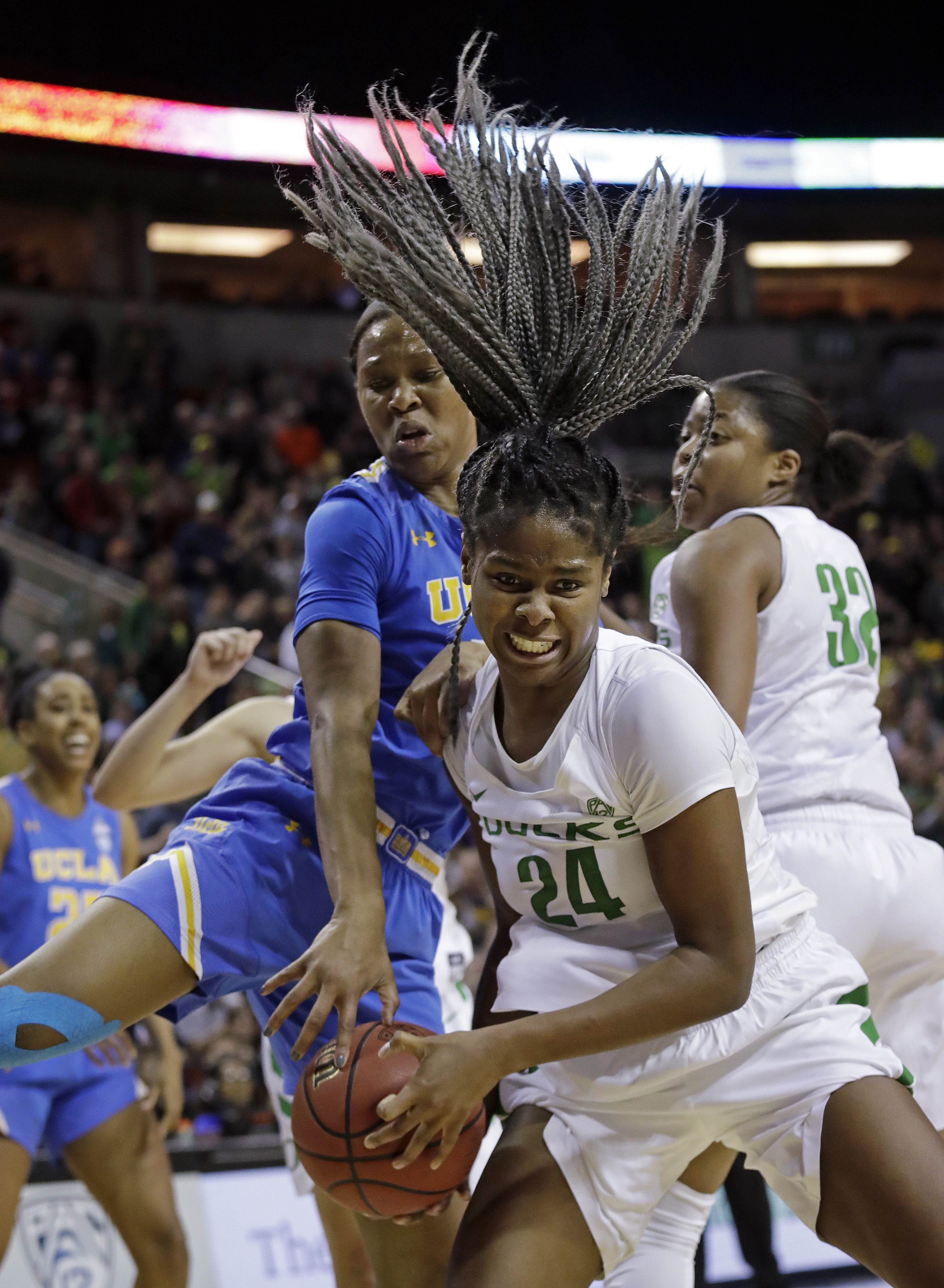 Ionescu helps No. 6 Oregon beat UCLA in Pac-12 semifinals