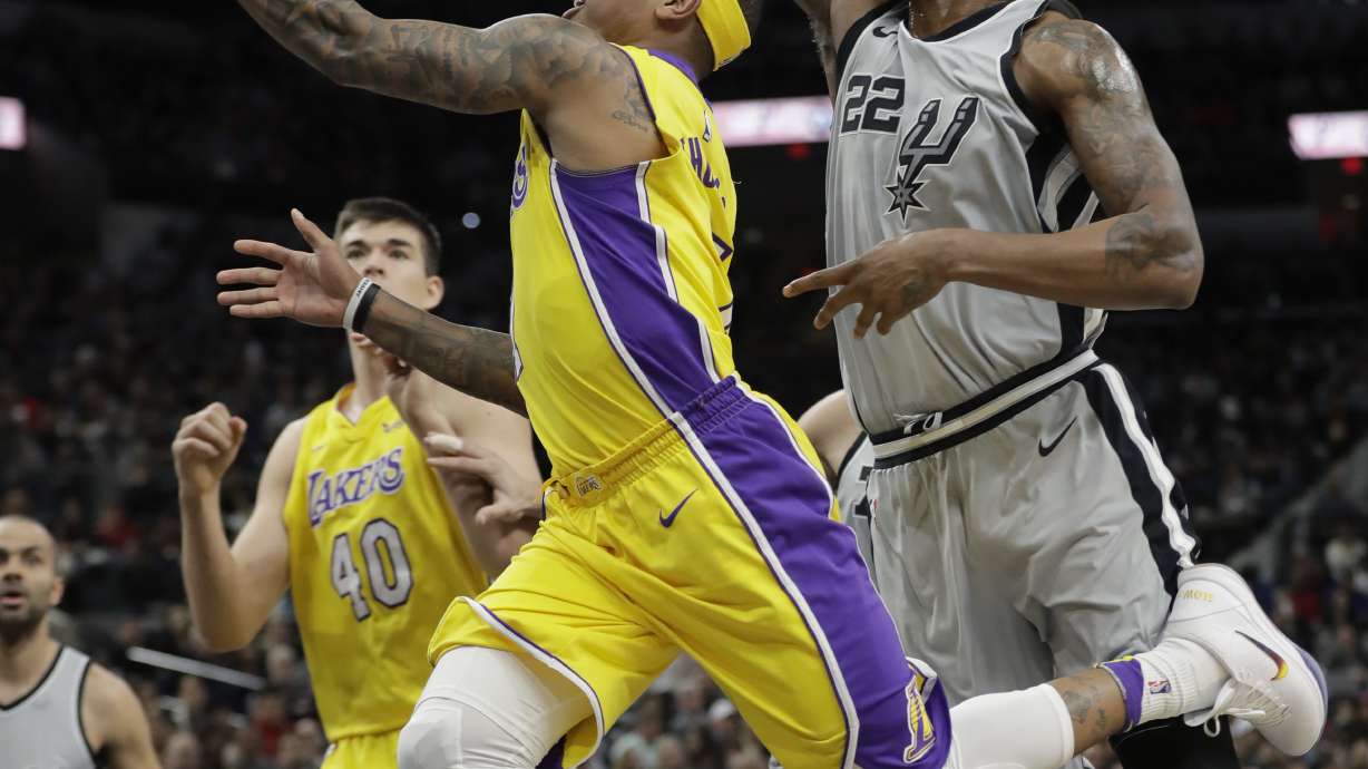 Ball, Randle rally Lakers past Spurs late, 116-112