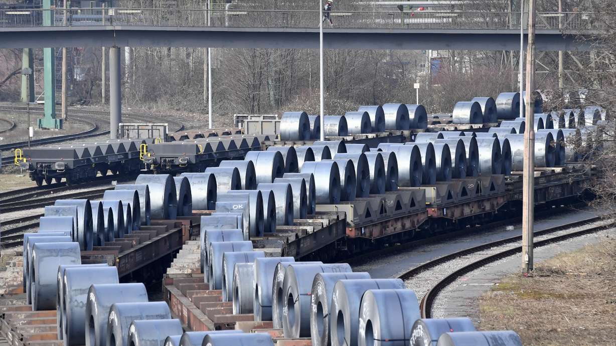 In a switch, Democrats cheer Trump over tariffs while GOP frets