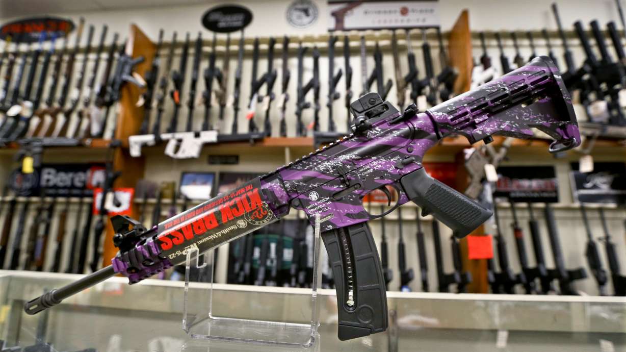 'Trump slump' in gun sales continues despite control debate