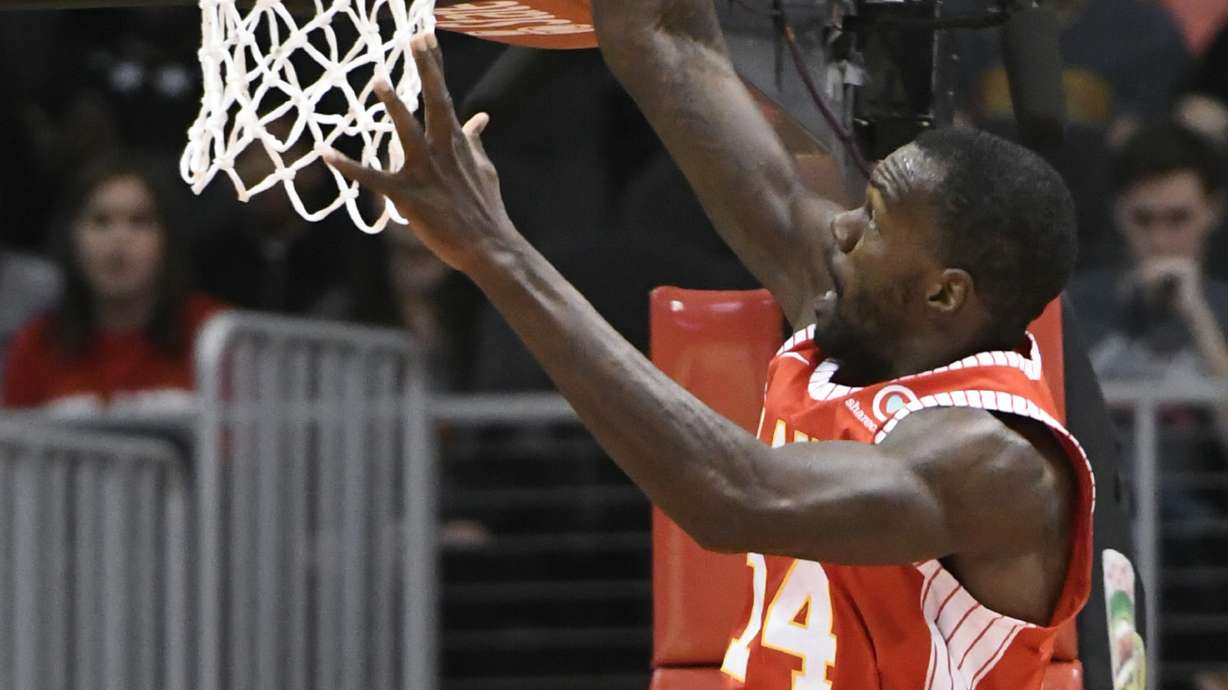 Prince hits go-ahead 3 in closing seconds, Hawks beat Suns