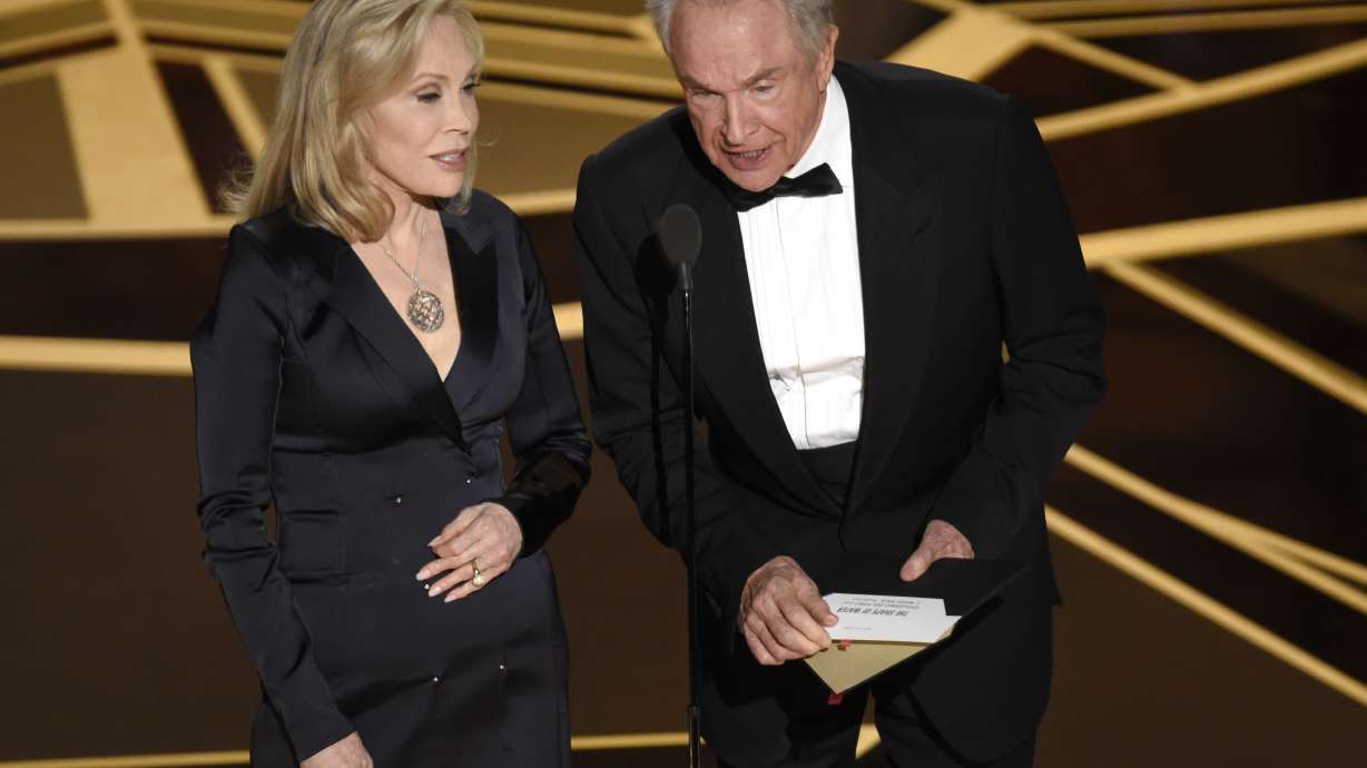 Deja vu? Beatty, Dunaway announce correct winner this time