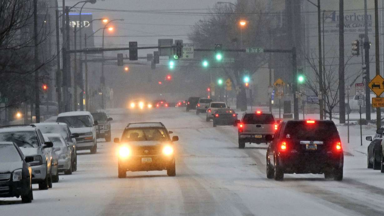 Winter storm threatens foot of snow for parts of Midwest