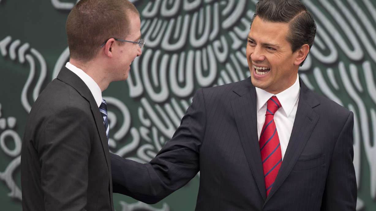 Mexican writers, intellectuals demand end to political probe