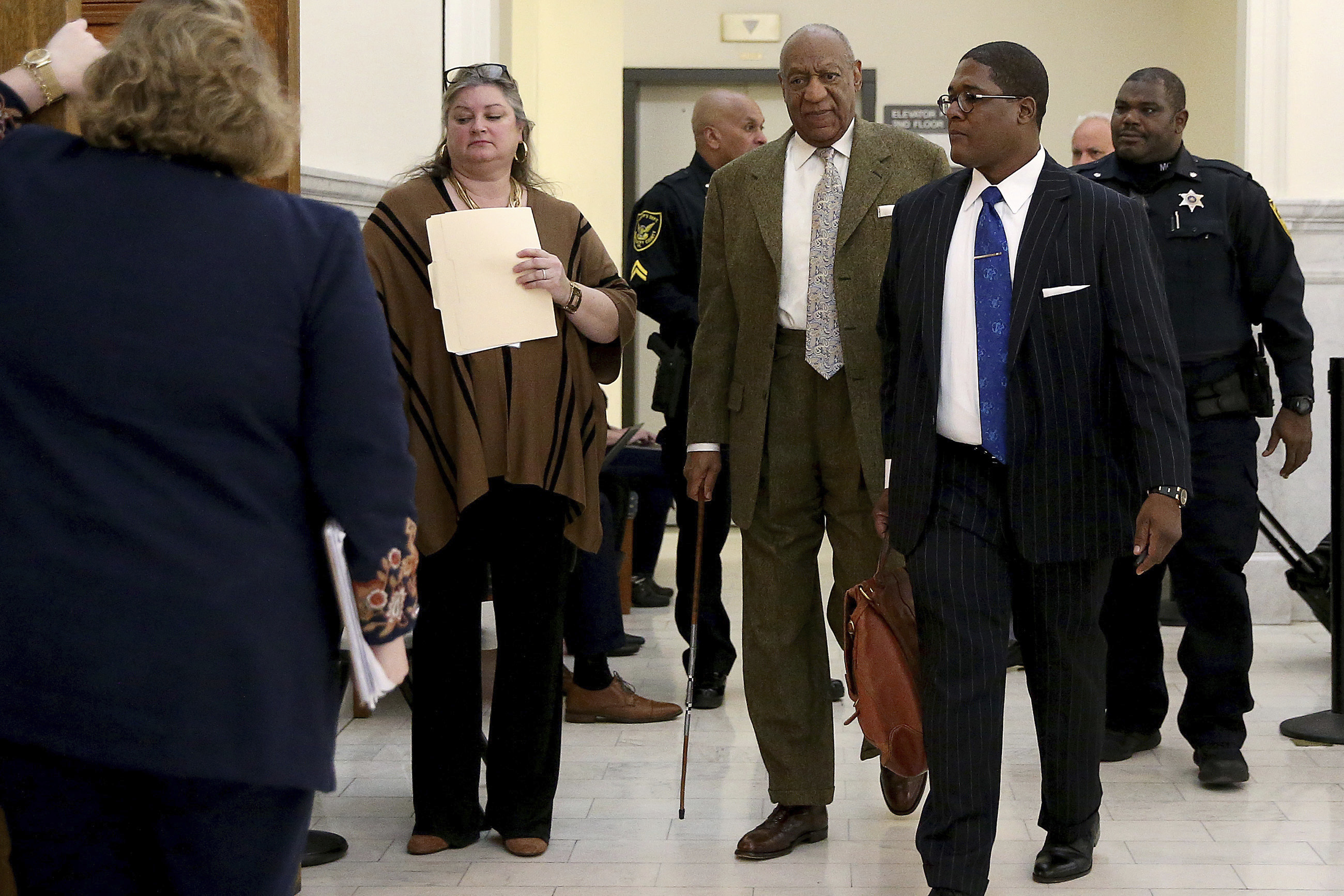 The Latest: Cosby lawyer wants jury to hear about settlement