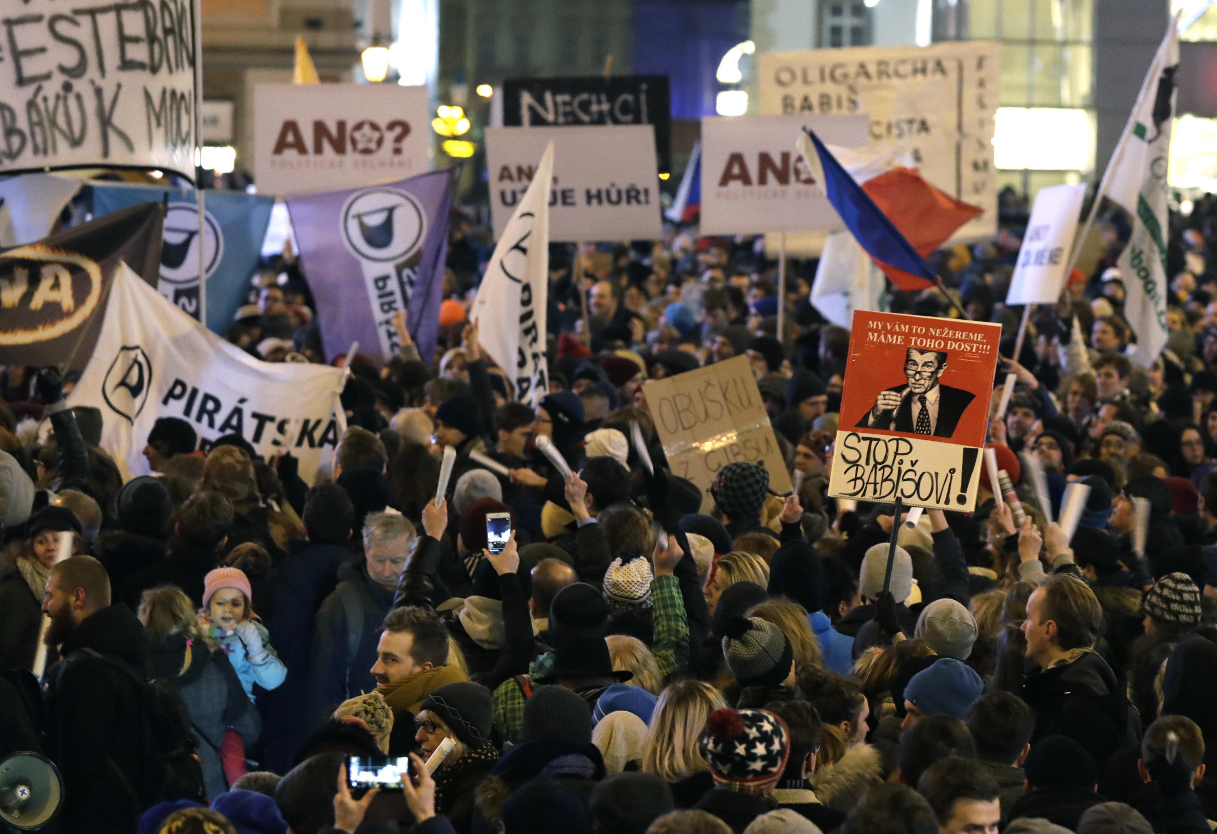 Communist-era officer resigns from Czech parliamentary post
