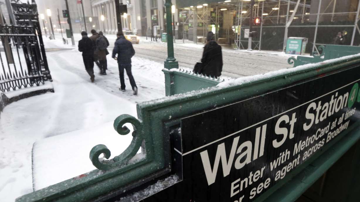 Asian stocks decline as investors watch US tariff moves