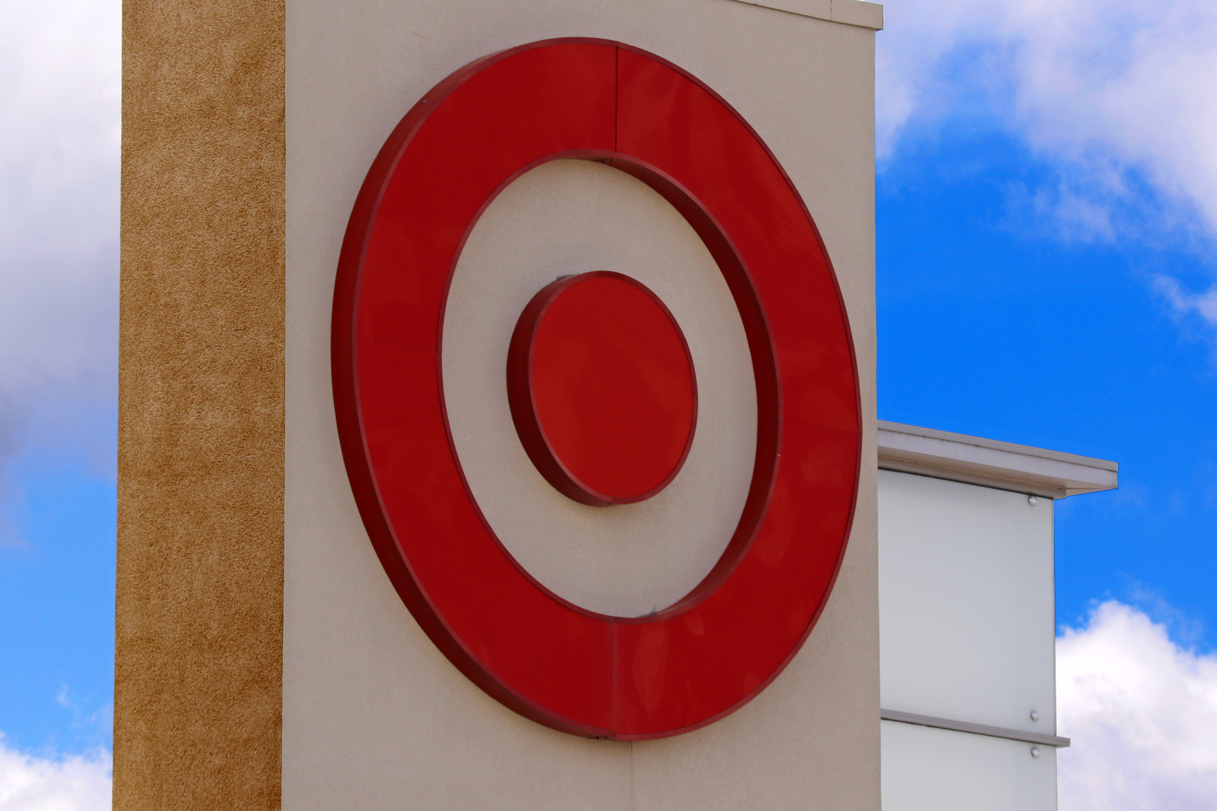 Target, seeing better candidates, raises starting pay, again