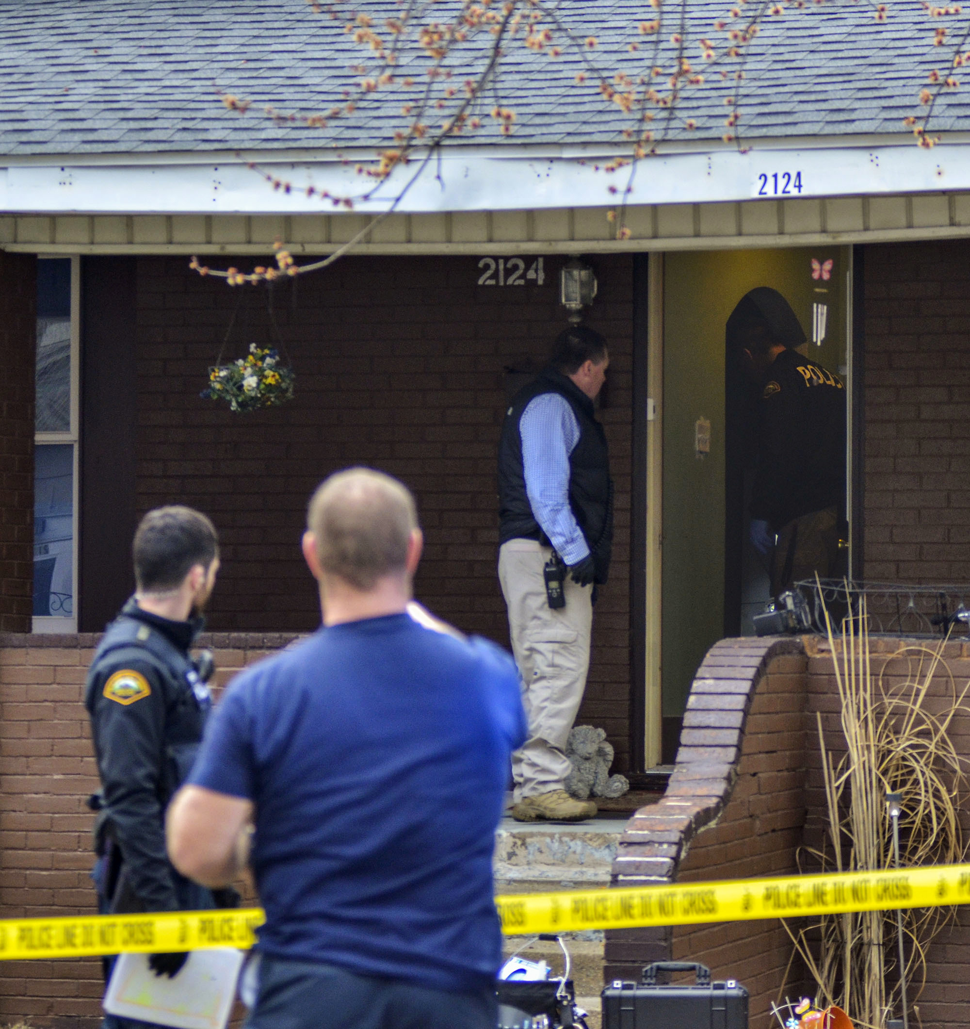 The Latest: Indiana man killed in standoff wore body armor