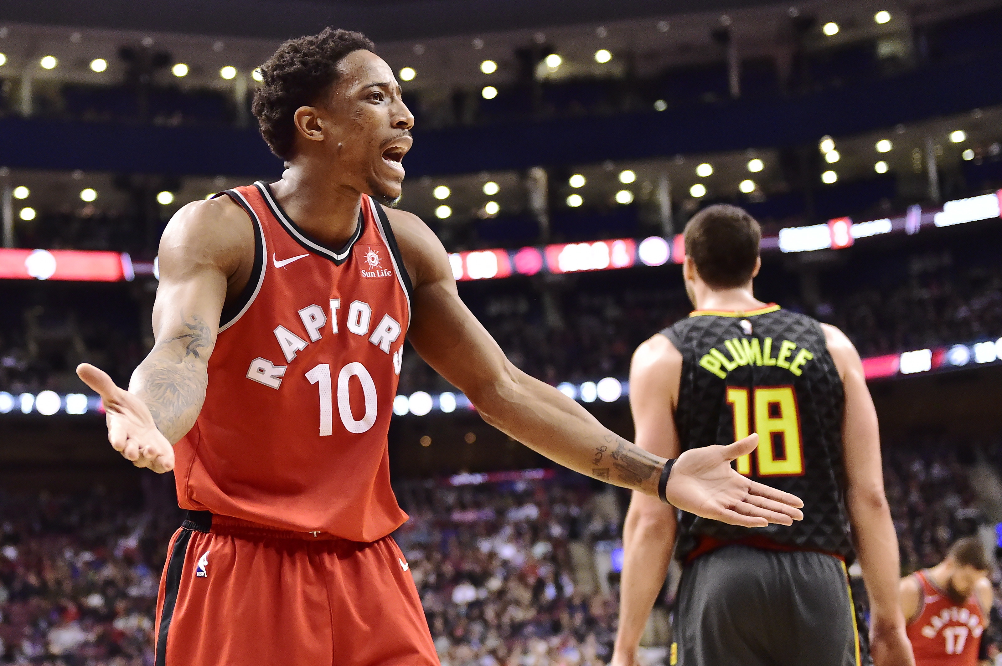 DeRozan scores 25, Raptors beat Hawks 106-90