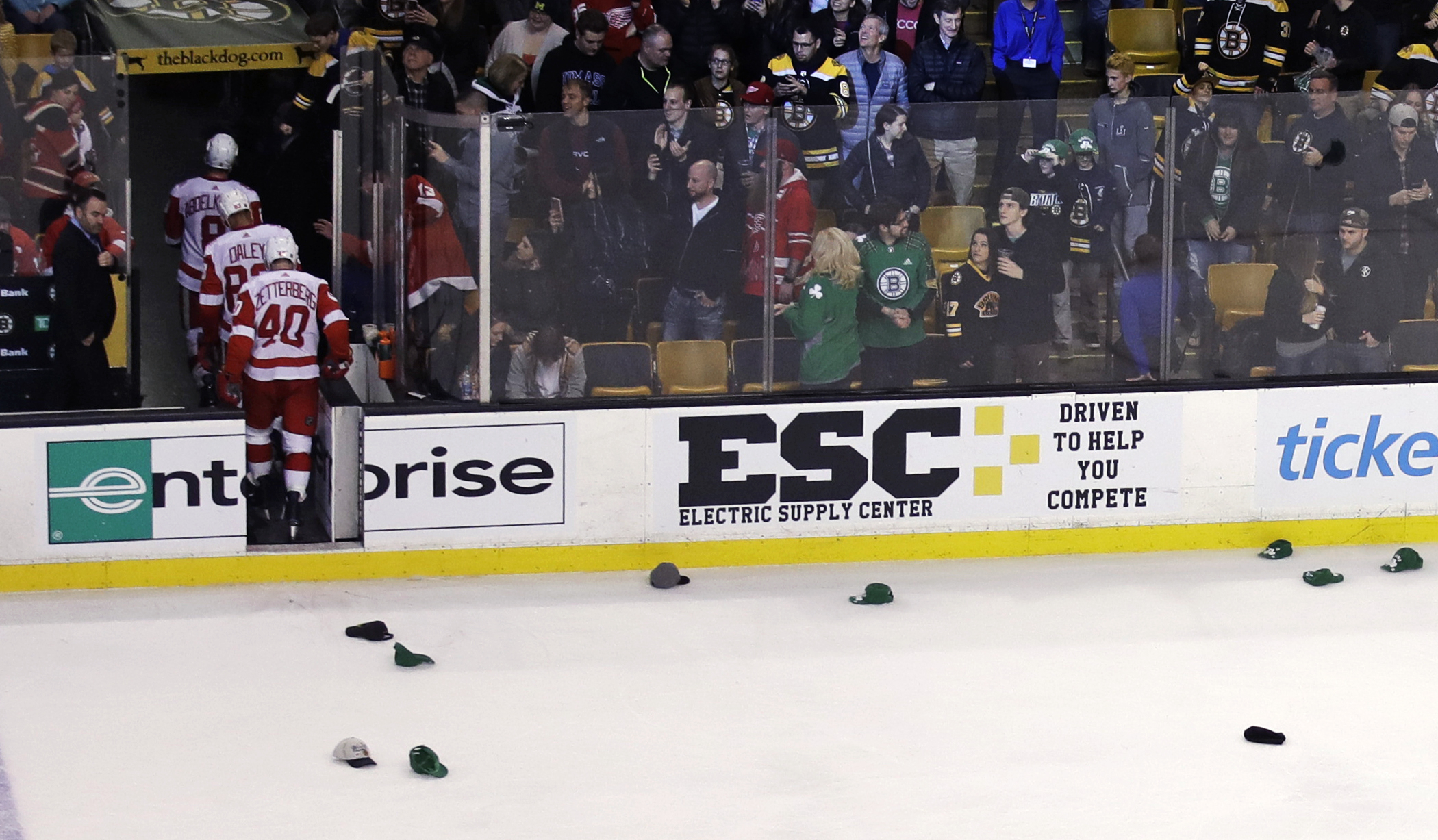 Marchand (3g, 2a) helps Bruins beat Red Wings 6-5 in OT