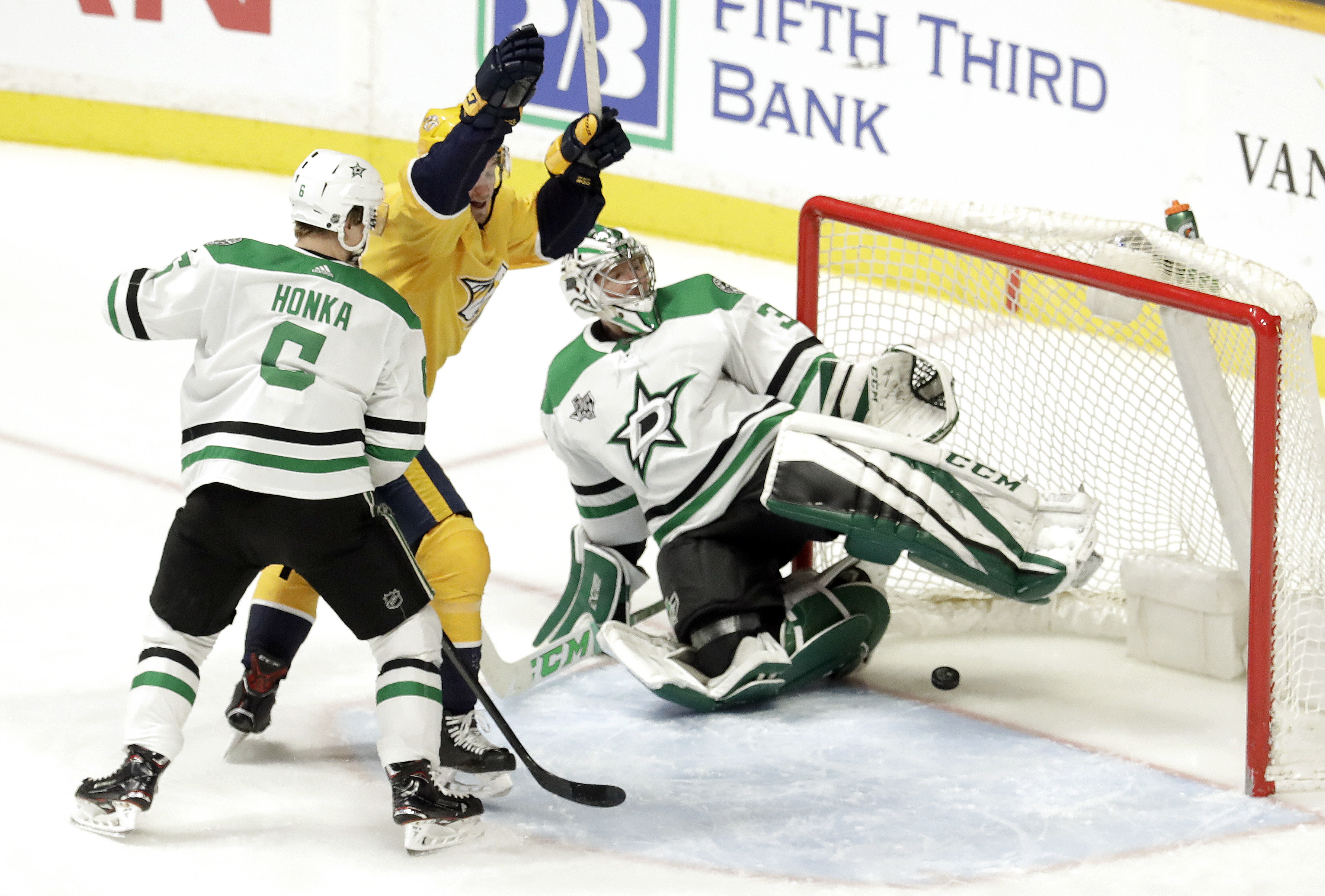 Preds beat Stars 2-0 for franchise-record 9th straight win