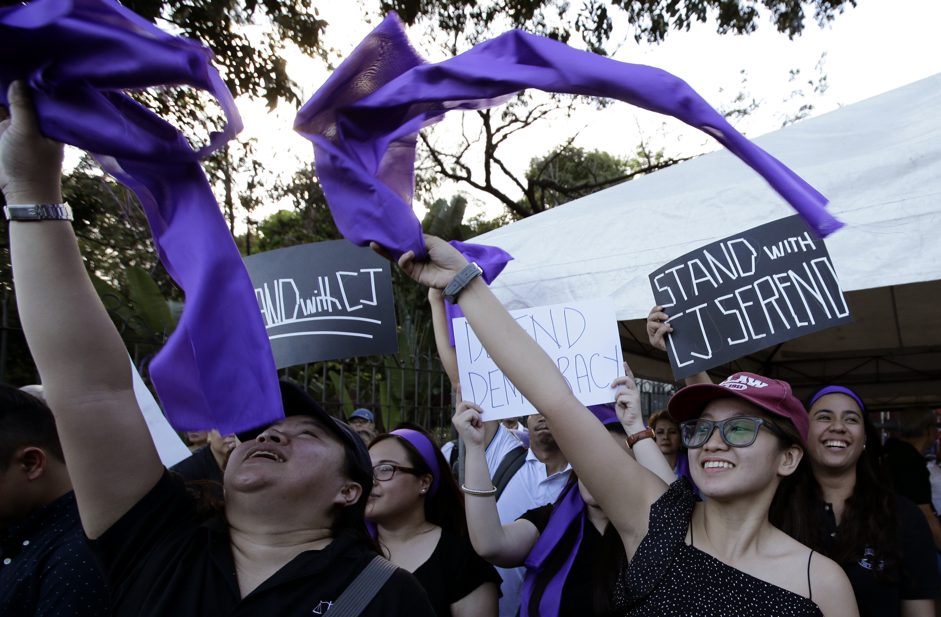 Filipino chief justice asks people to fight authoritarianism