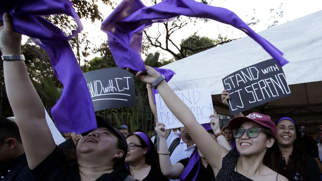 Filipino chief justice asks people to fight authoritarianism