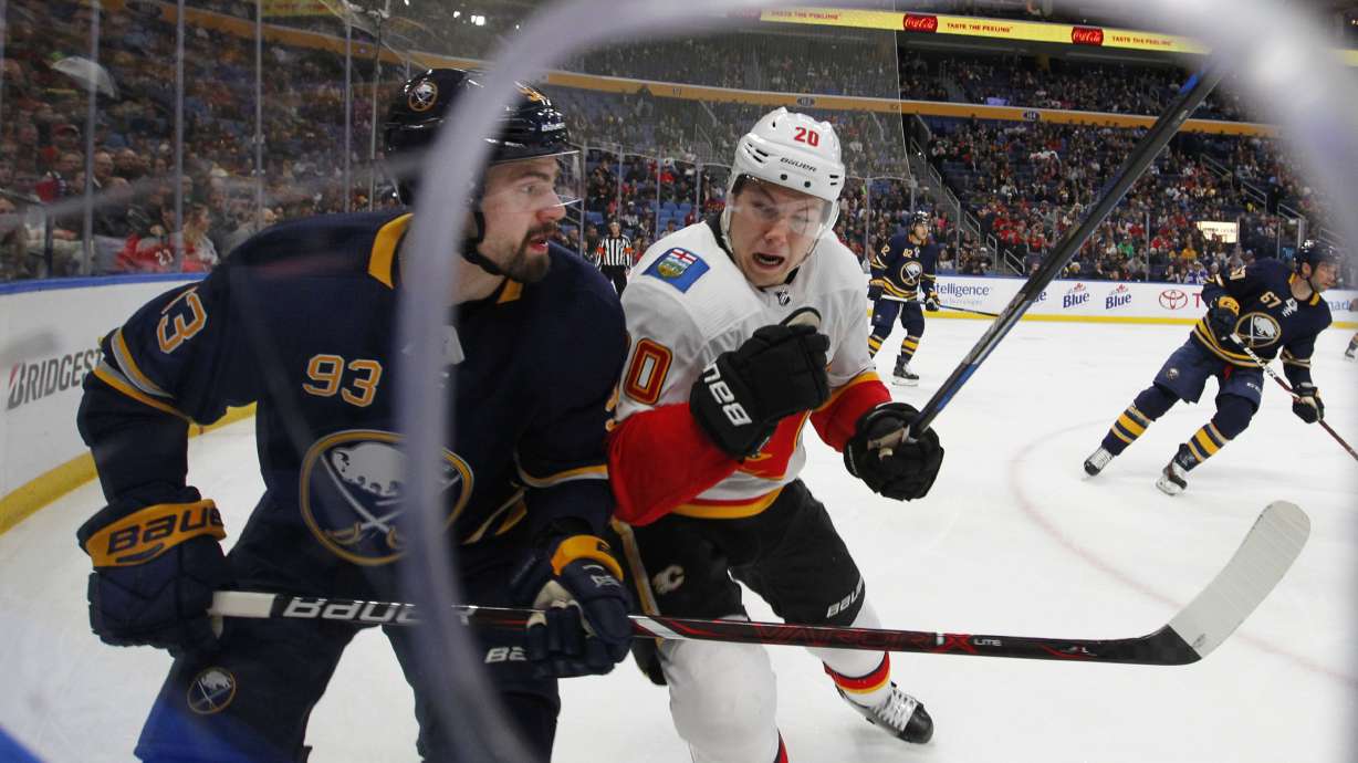 Flames snap 4-game skid with 5-1 win over Sabres