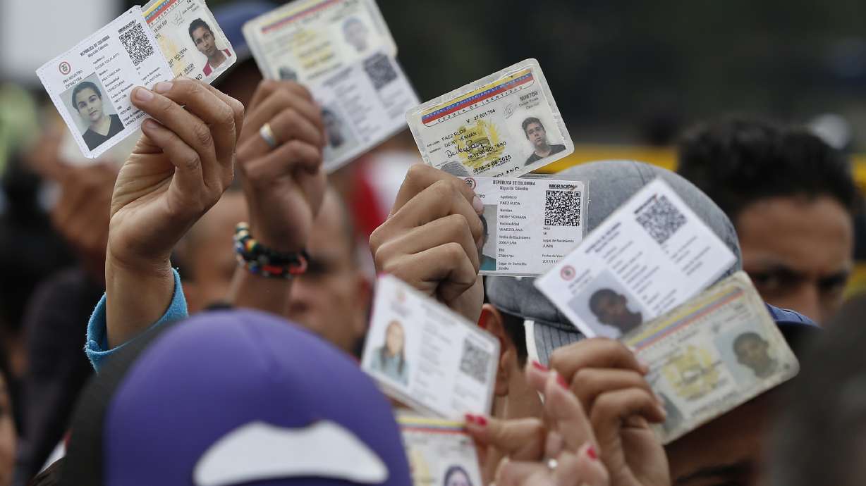 Sick Venezuelans flee to Colombia in mounting refugee crisis