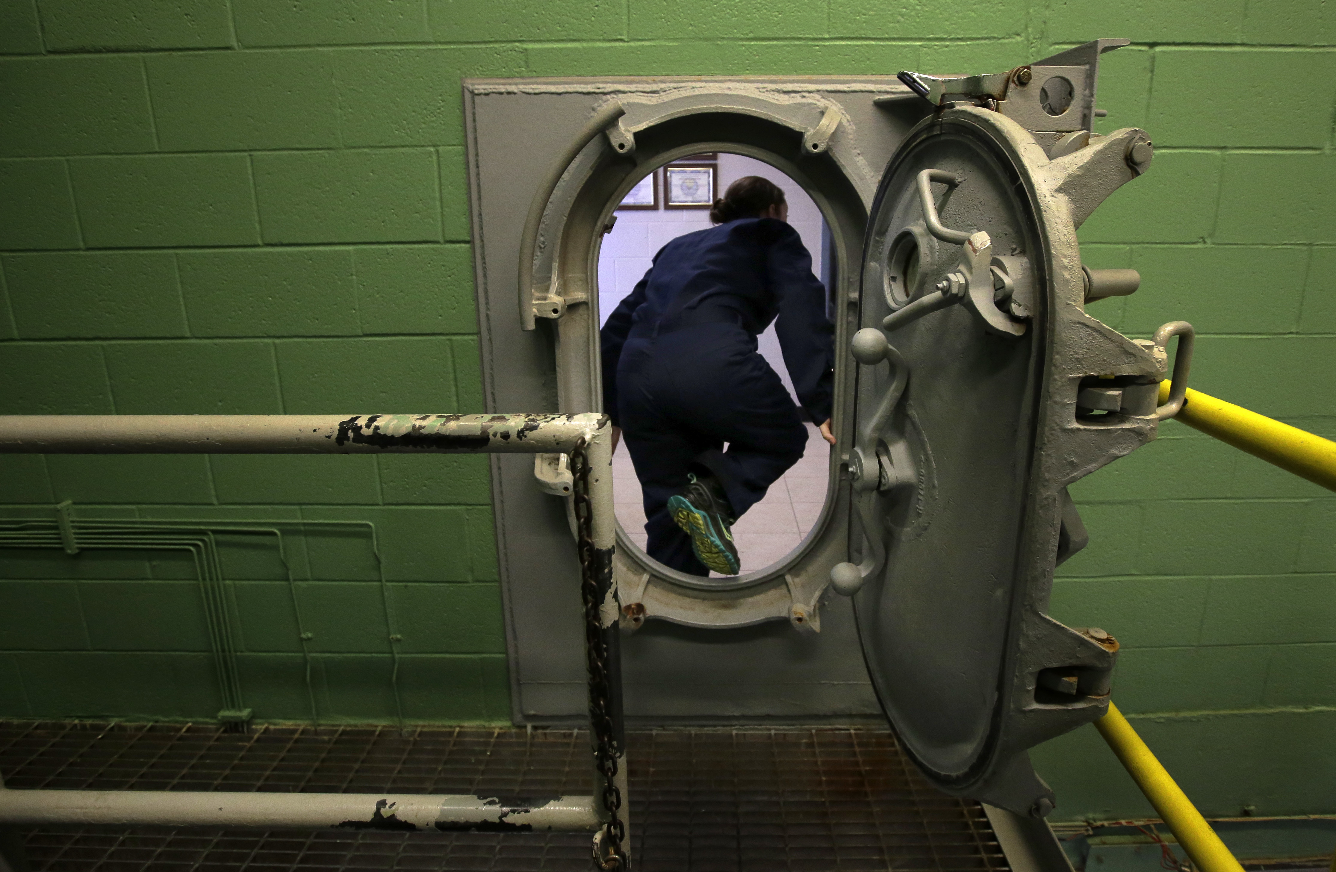 Women are sticking with US submarines at same rate as men