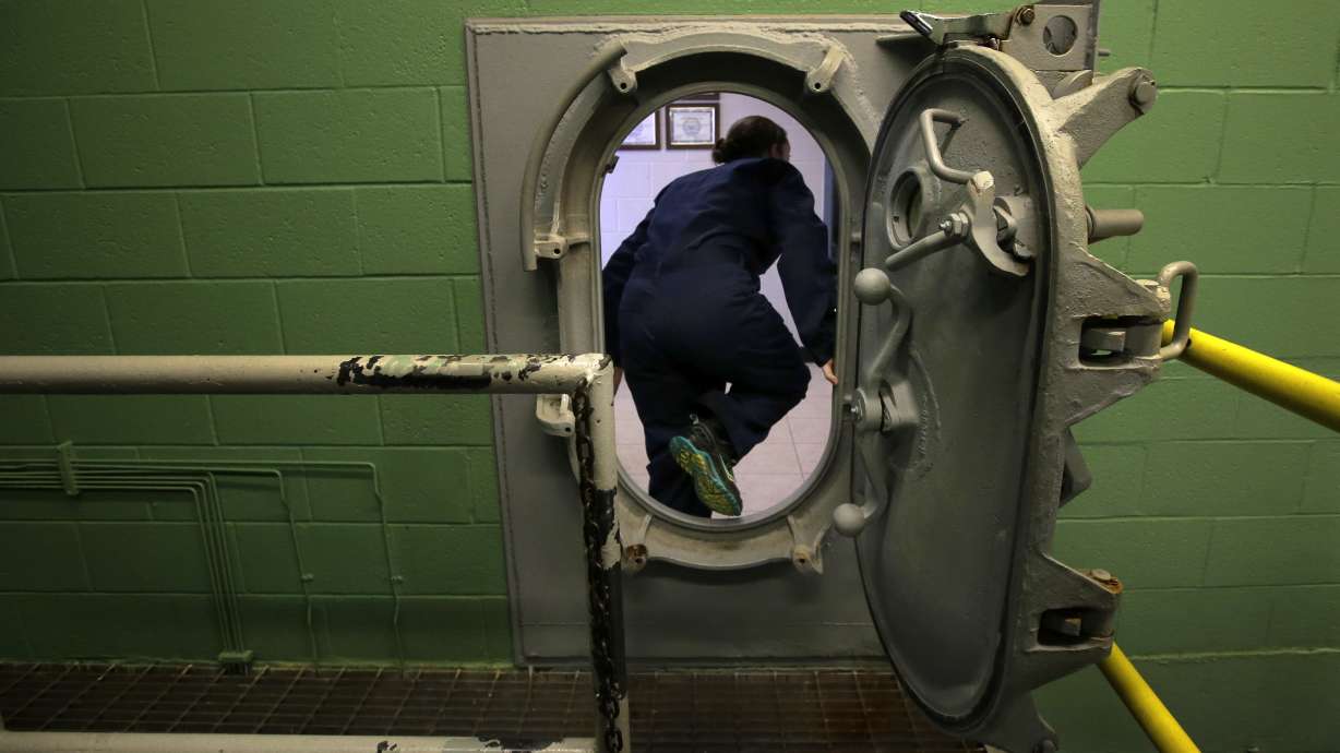 Women are sticking with US submarines at same rate as men