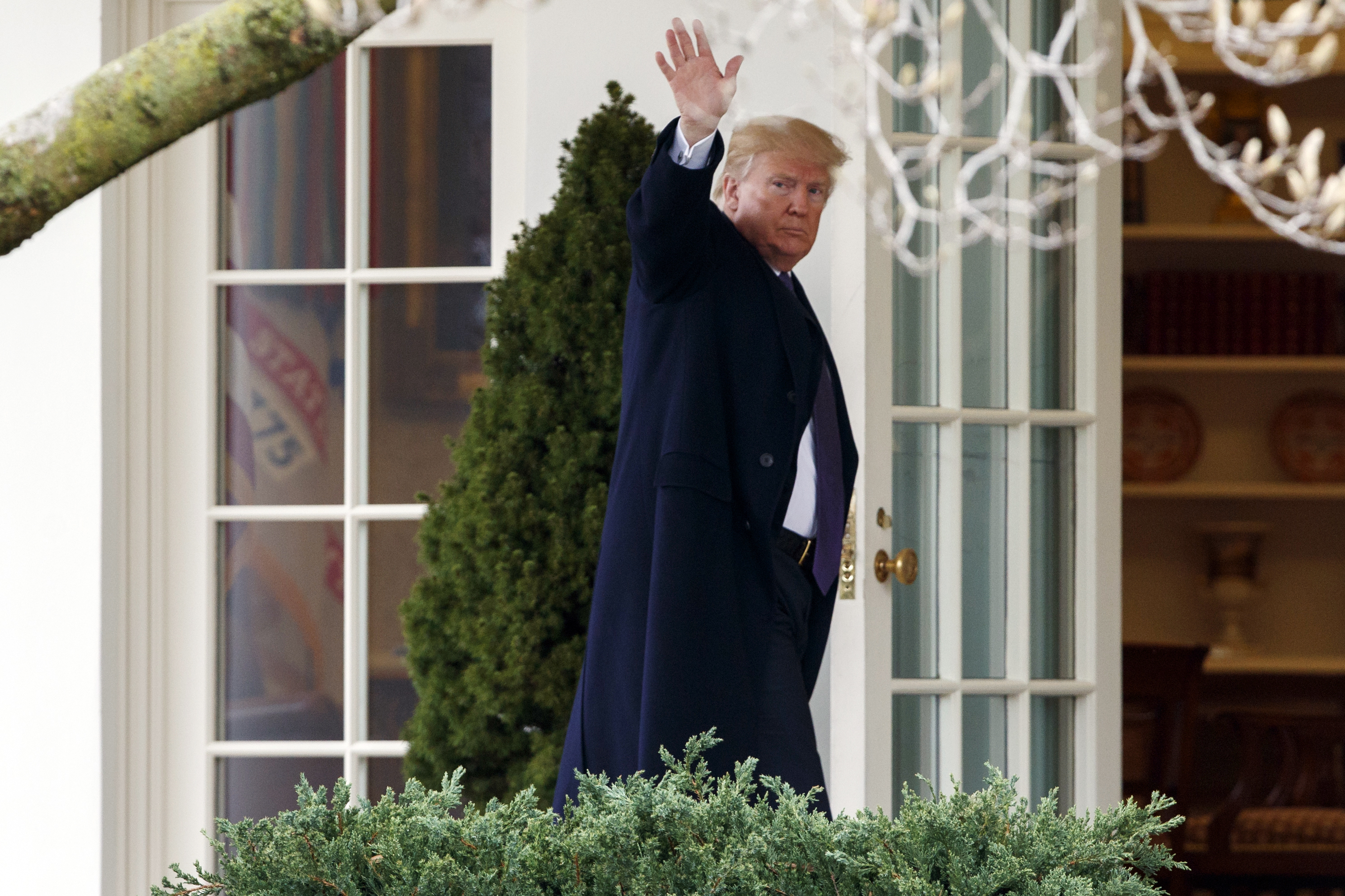 The Latest: Trump orders tariffs on steel, aluminum imports