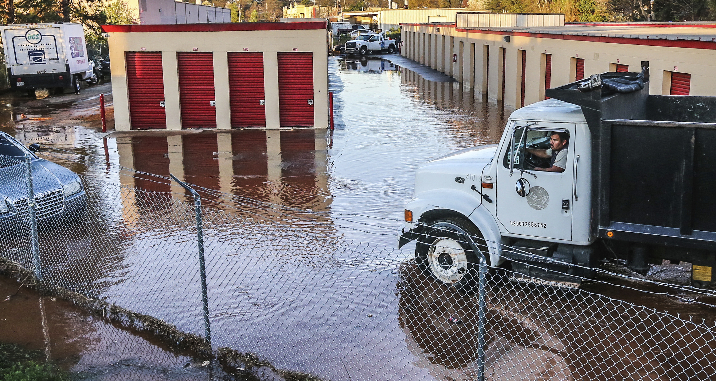 Many metro Atlanta residents told to keep boiling water