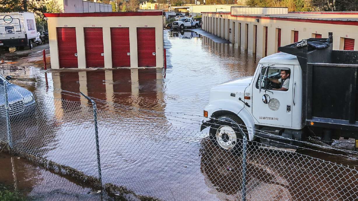 Many metro Atlanta residents told to keep boiling water