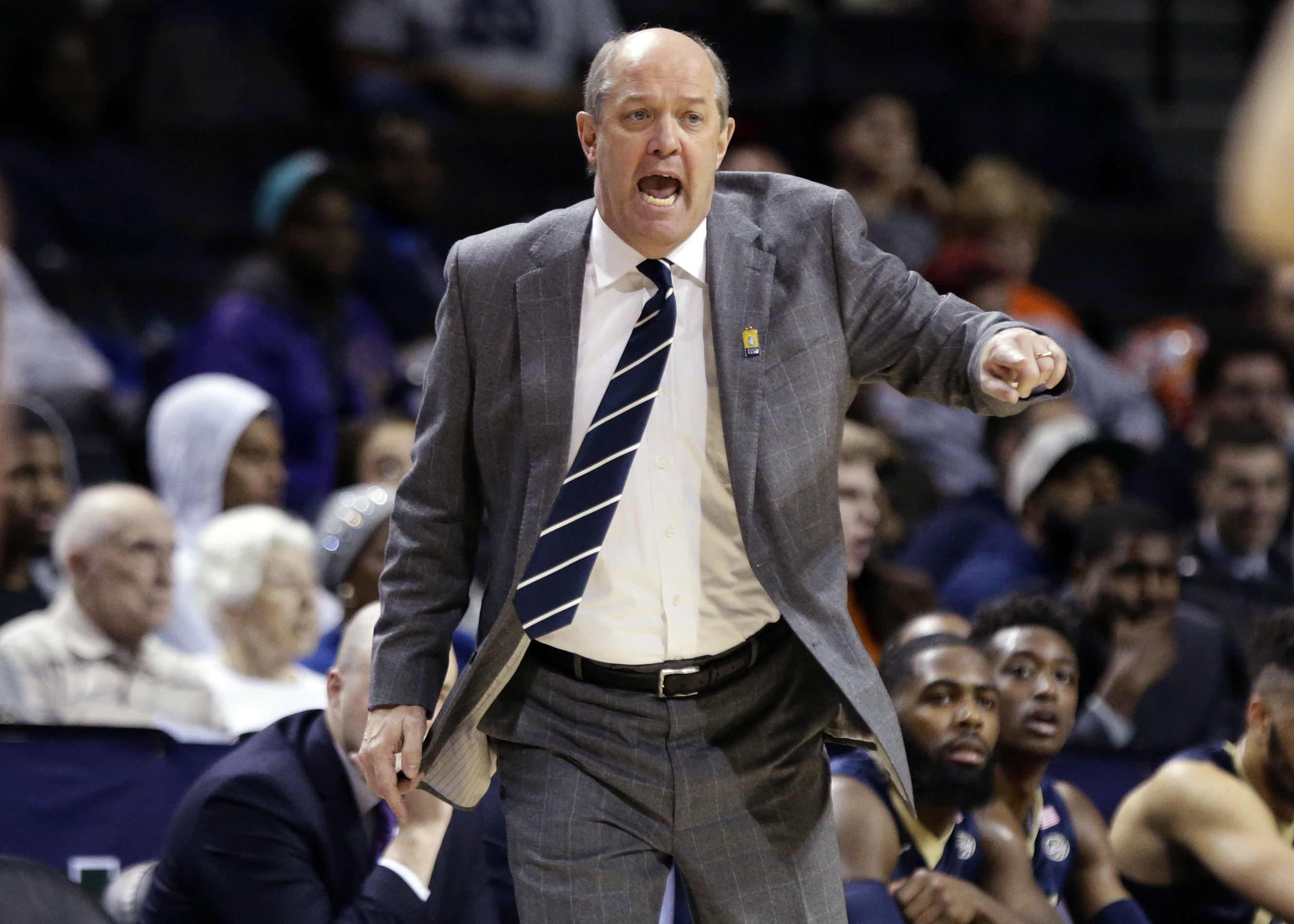 Pitt fires coach Kevin Stallings after 2 seasons