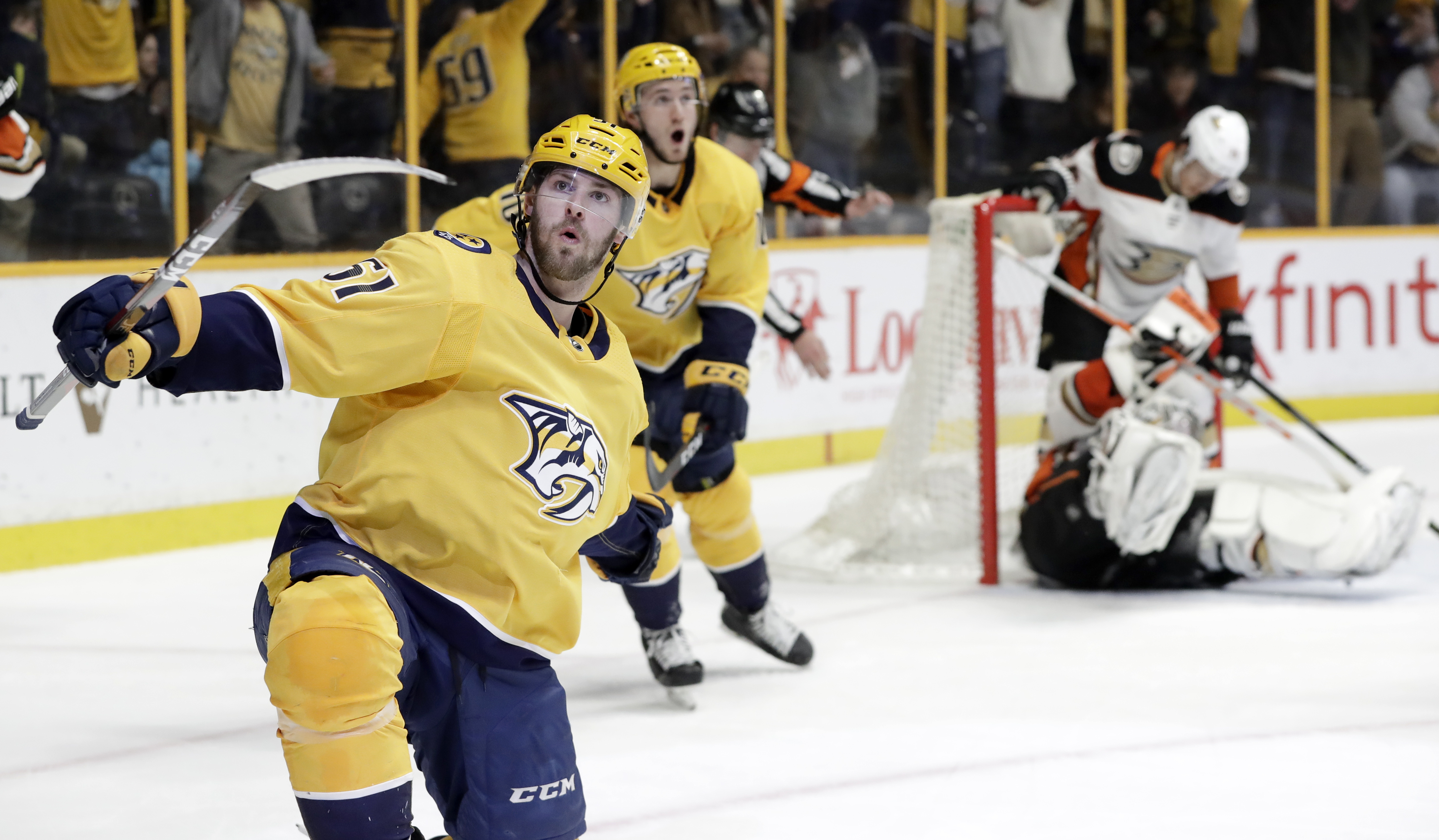Predators stretch record to 10 straight wins, beat Ducks 4-2