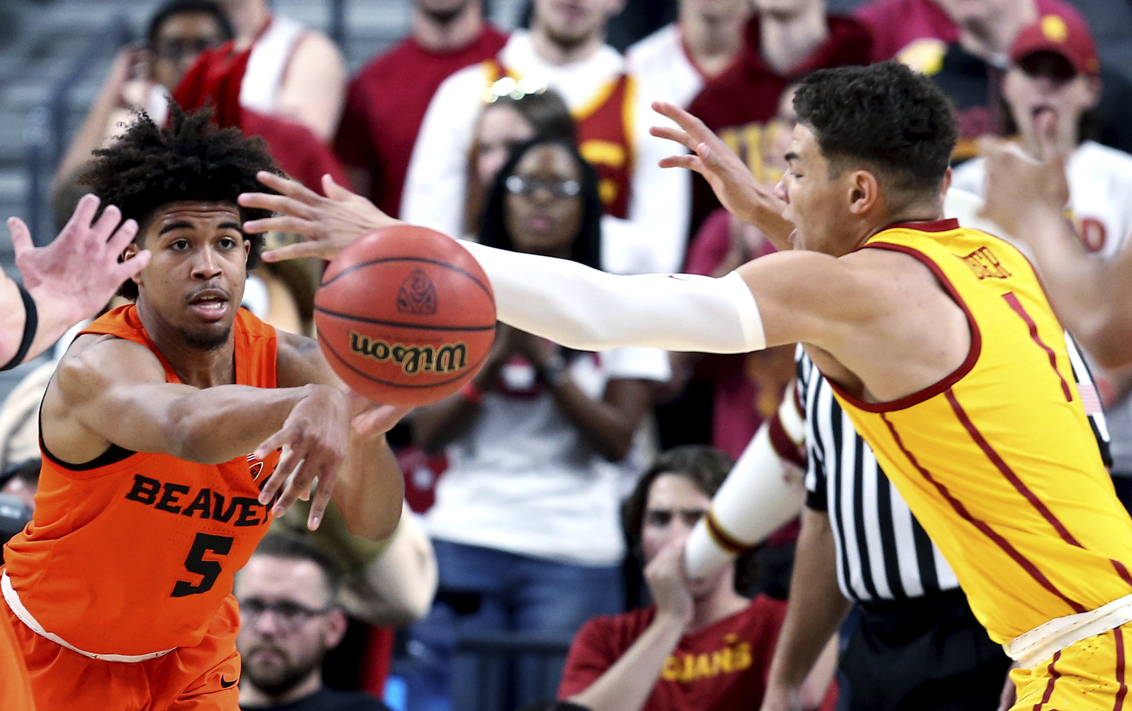 USC knocks off Oregon State 61-48 in Pac-12 quarterfinals