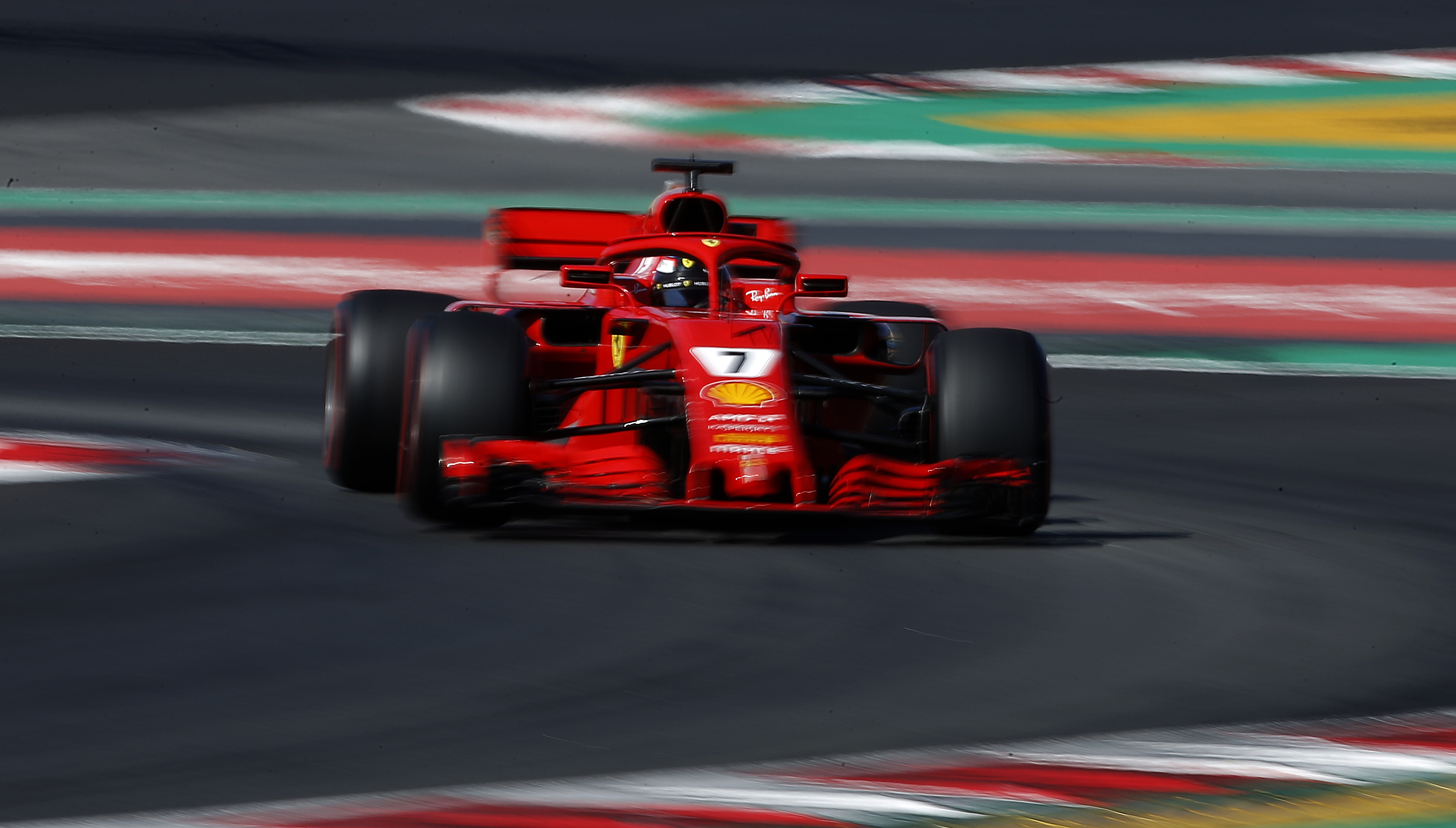 Ferrari fastest, Mercedes churns out miles as F1 tests end