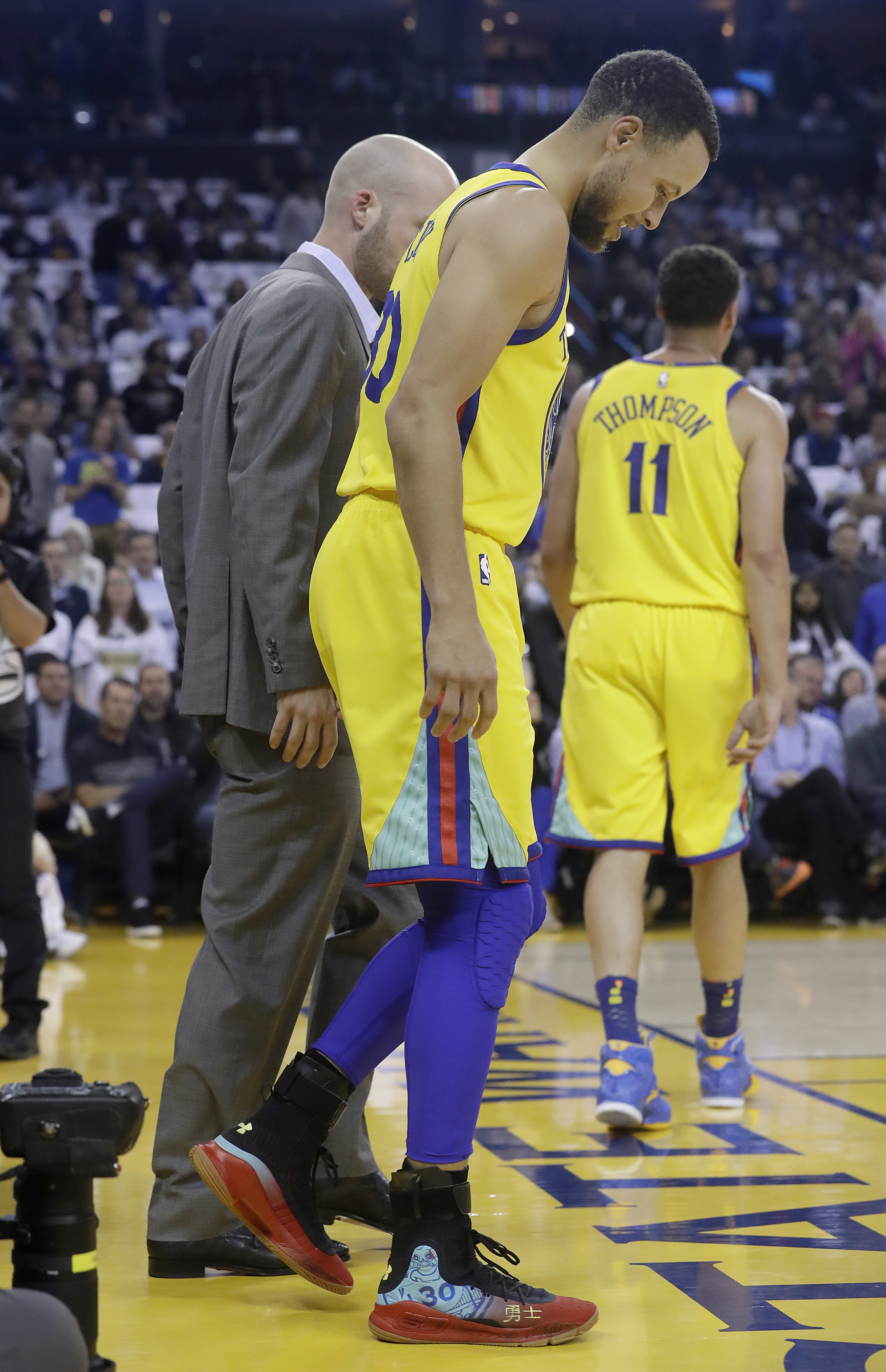 Curry, Bell, Iguodala out for Warriors in Portland