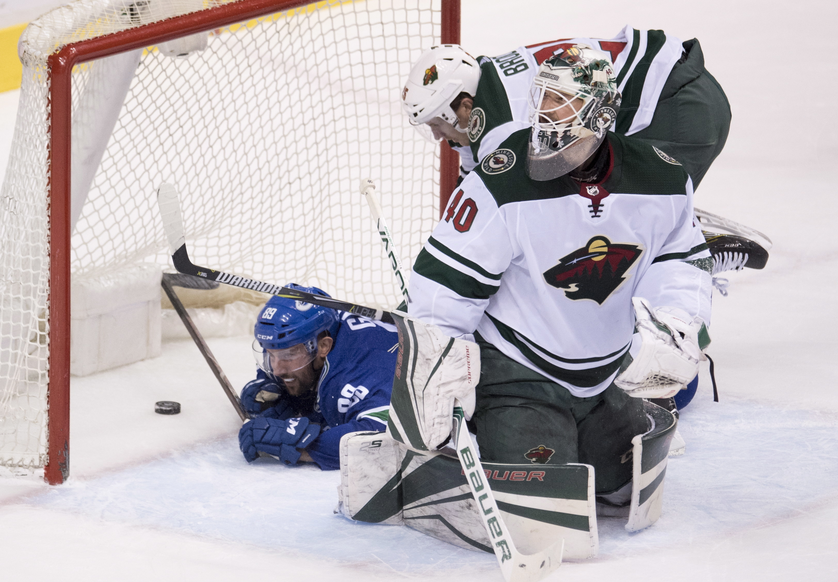 Staal scores 37th goal, leads Wild over Canucks 5-2