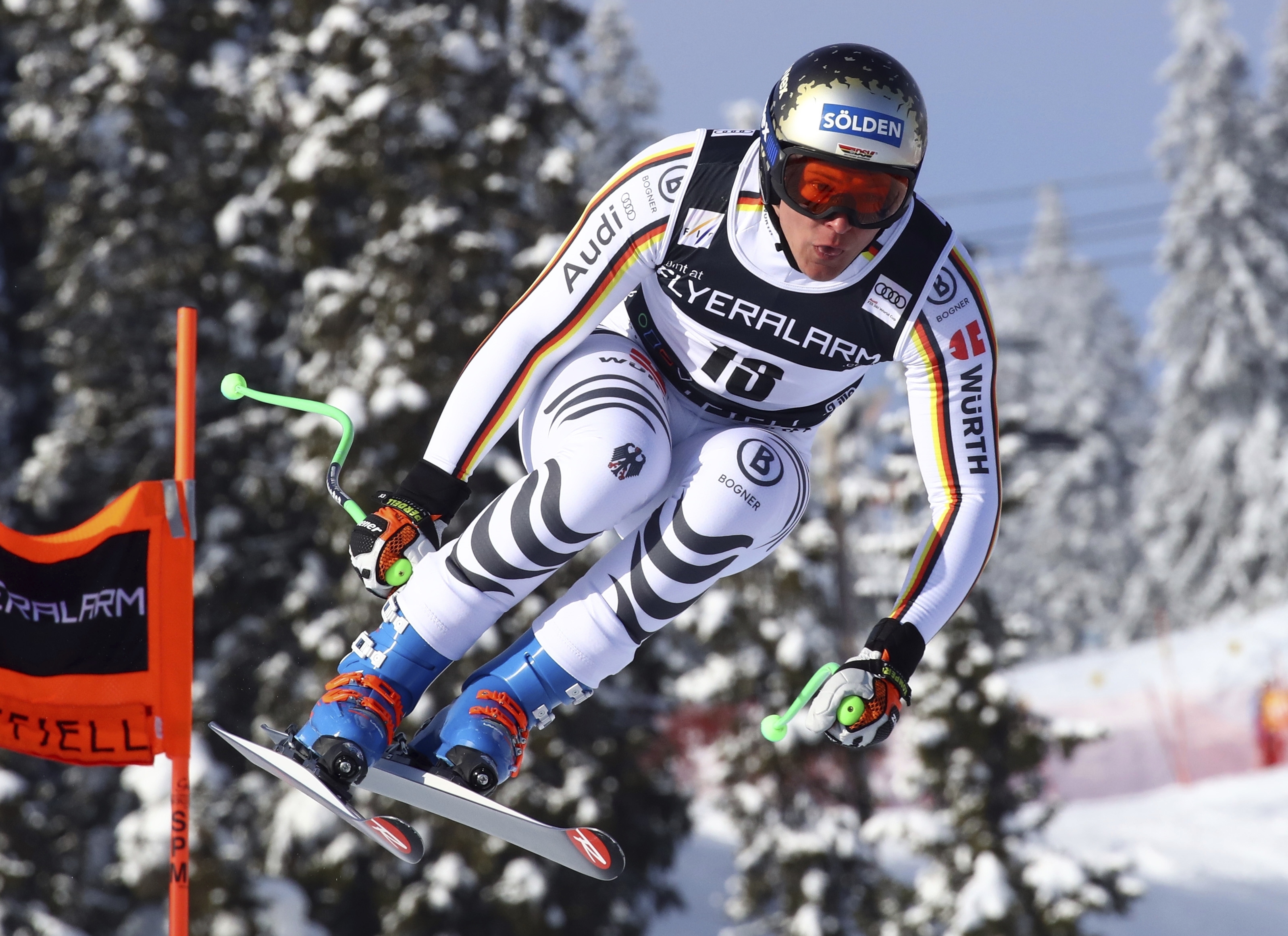 Dressen edges favorites Feuz, Svindal to win WCup downhill
