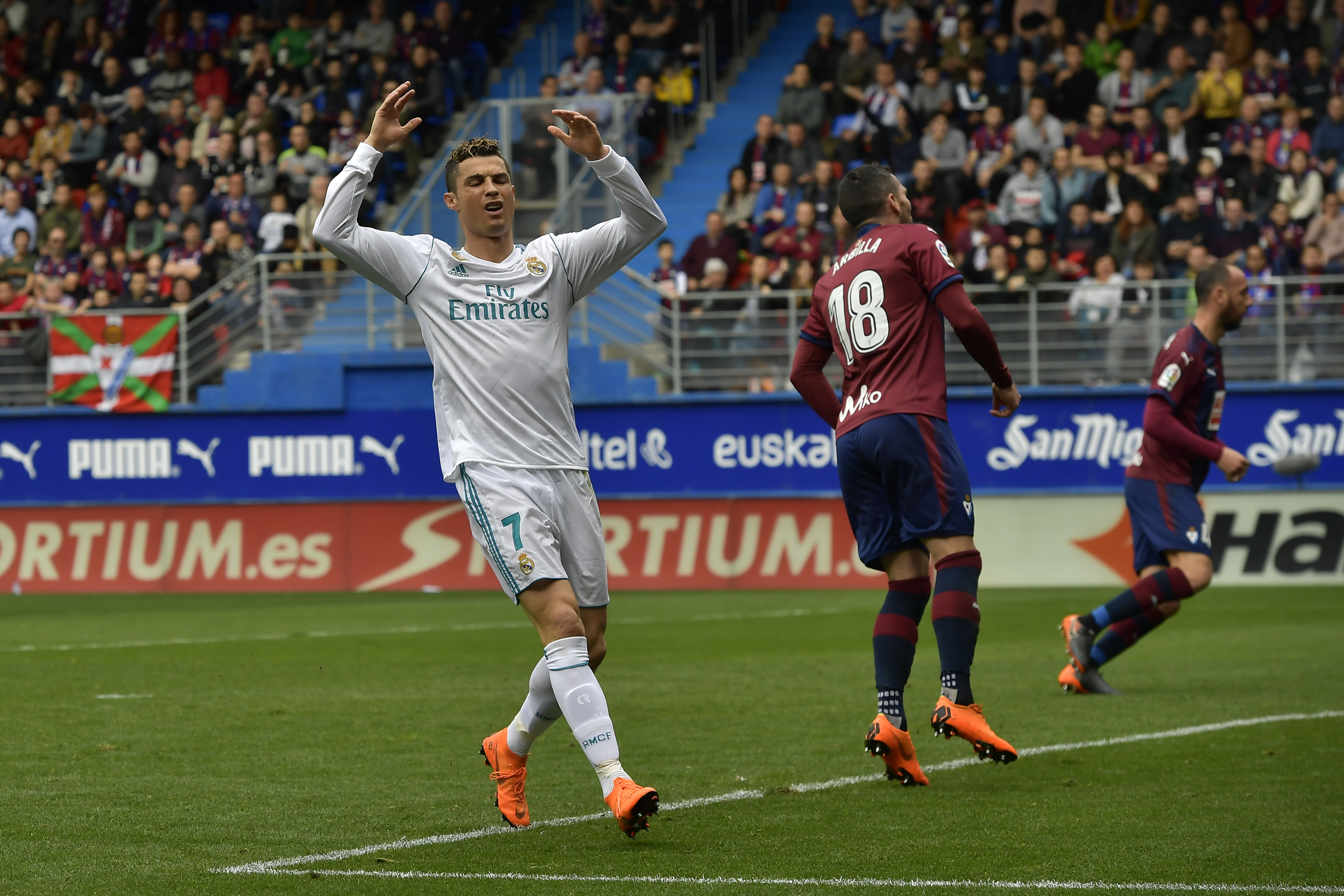 Barcelona keeps big Liga lead as Messi attends birth of son