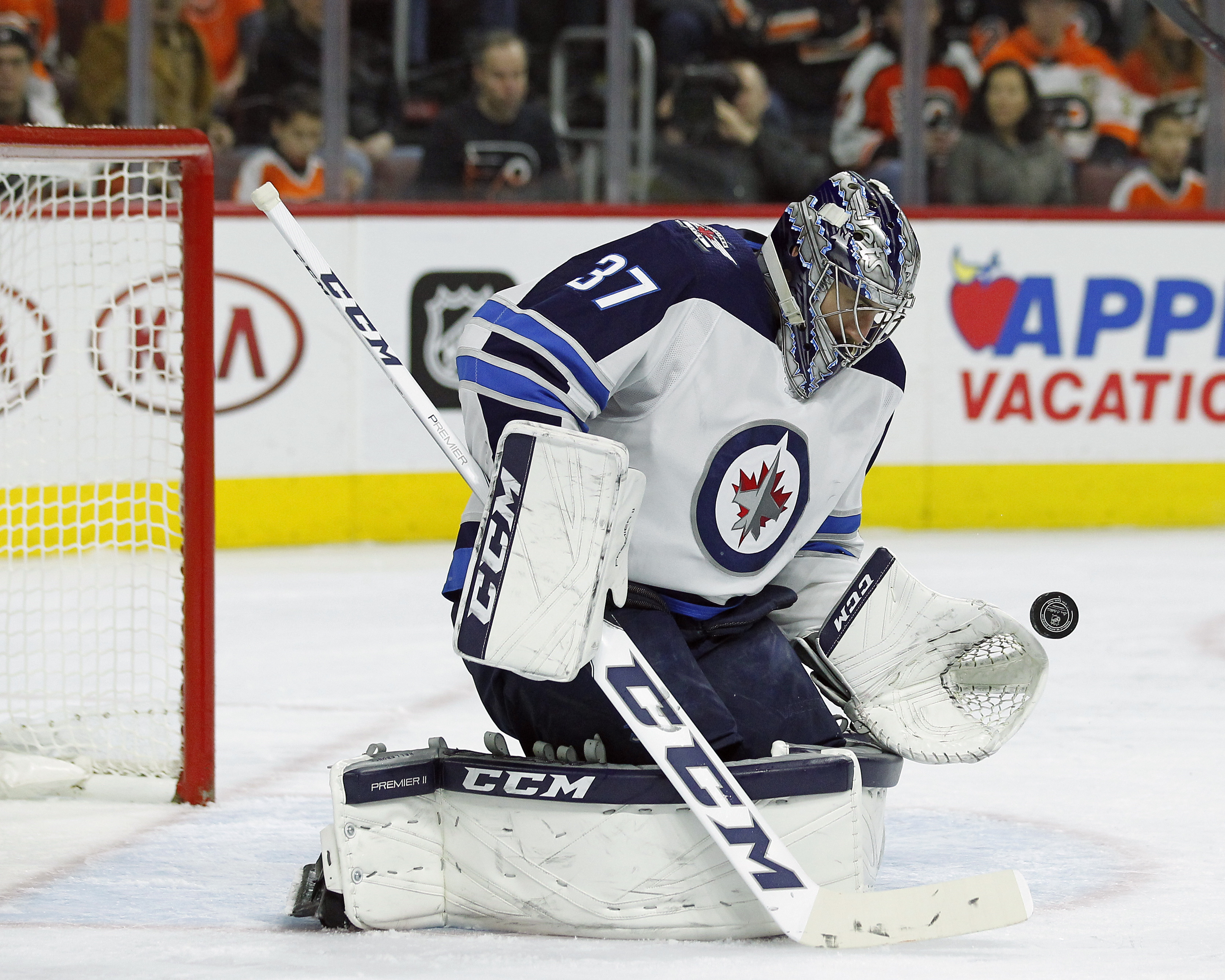Patrik Laine's 40th goal not enough, Flyers top Jets 2-1